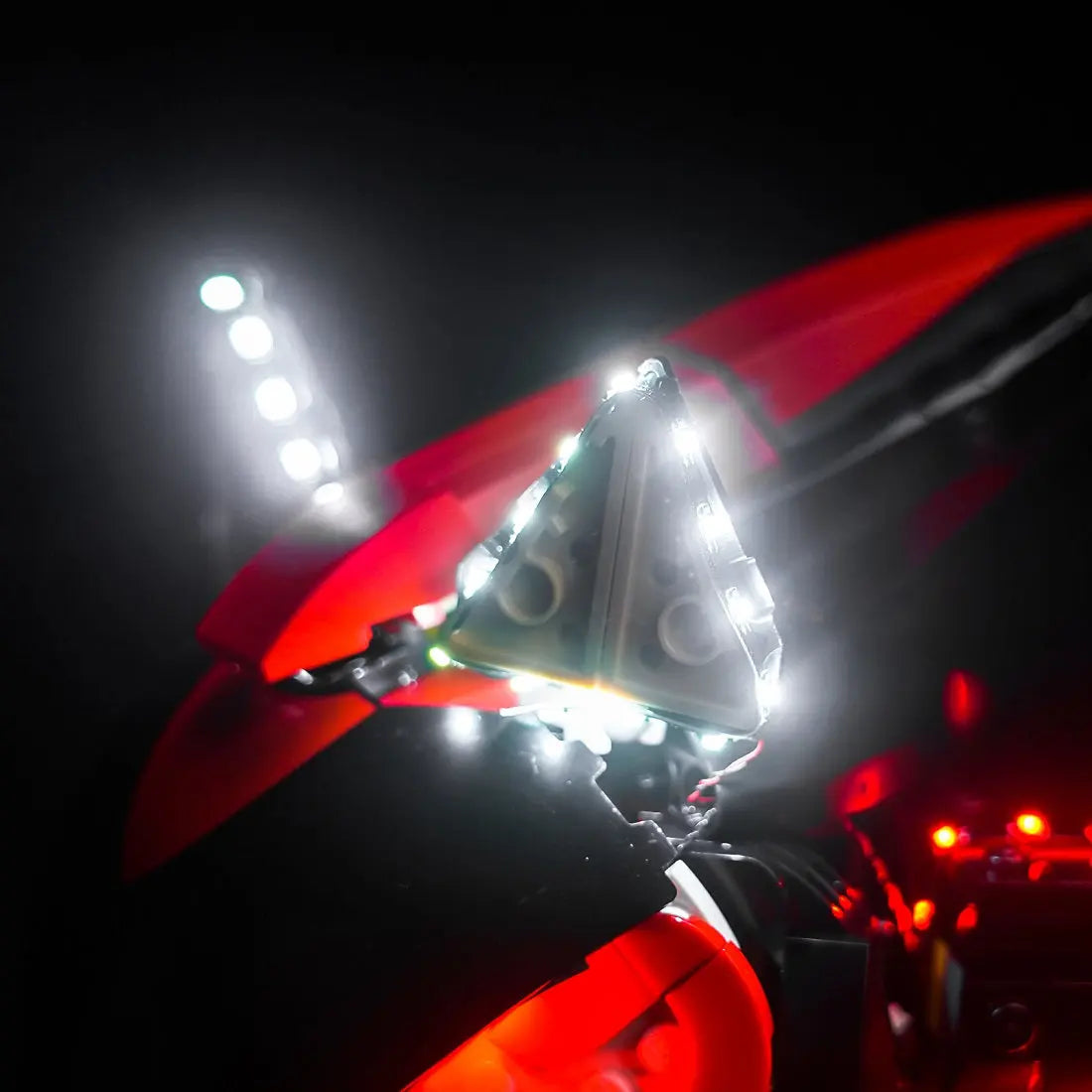 Explosiver Fluchteffekt — LED-Beleuchtungsset für LEGO® Shadow the Hedgehog #77000
