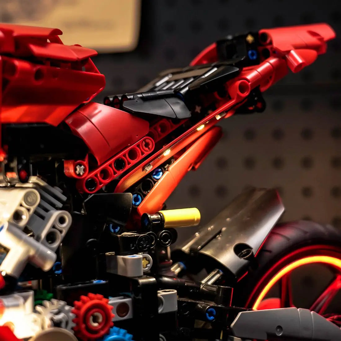Une icône du design — Kit LED pour LEGO® La Moto Ducati Panigale V4 S #42202