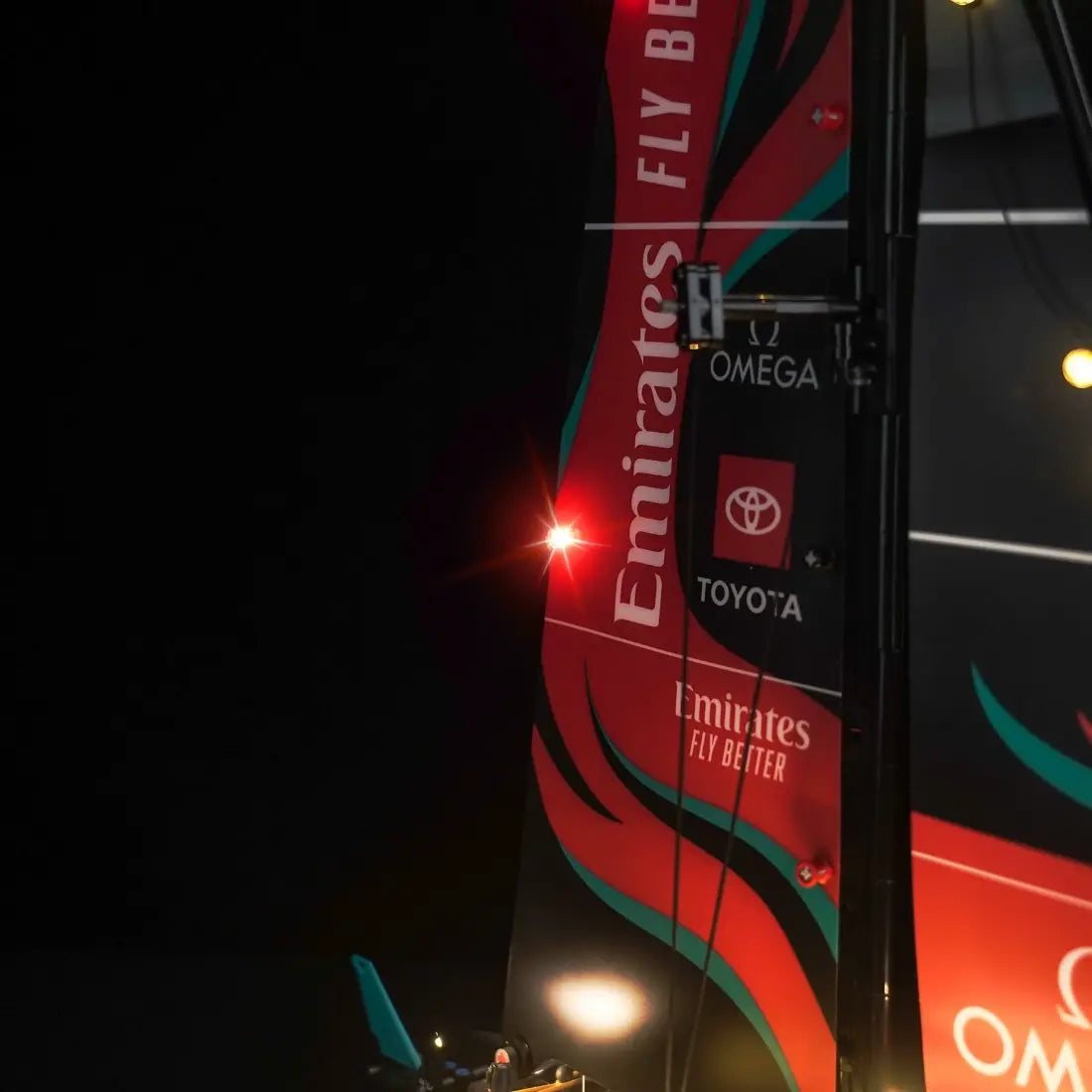 Großsegelbeleuchtung — LED-Beleuchtungsset für LEGO® Emirates Team New Zealand AC75 Rennjacht #42174