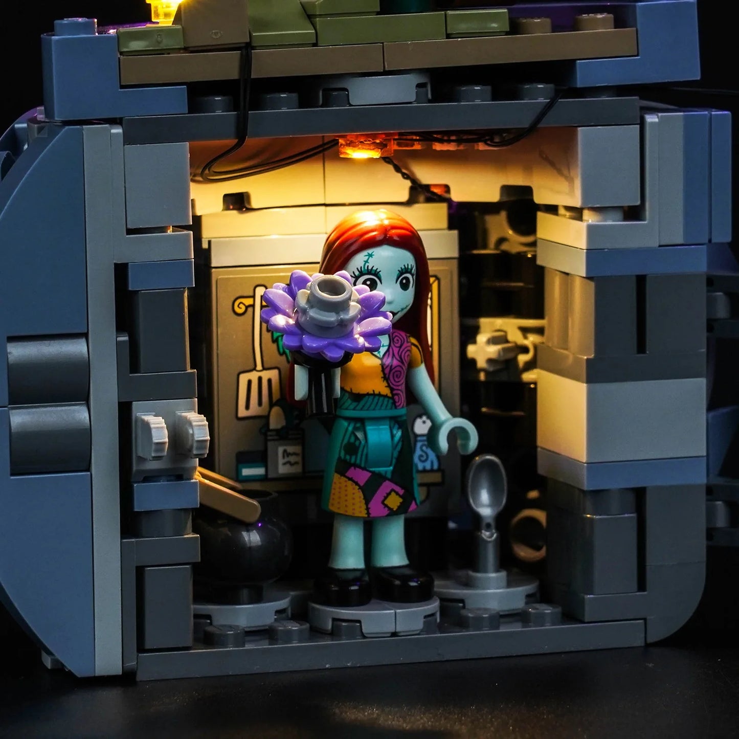 Light_Kit_for_LEGO_Sallys_Flowerpot_43288_Bright_My_Bricks_13