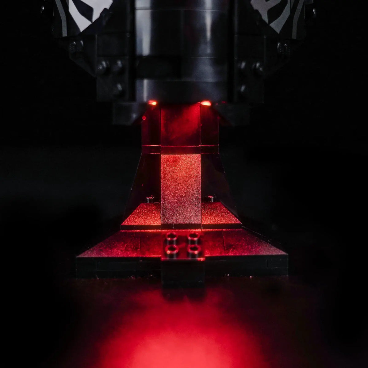 Nahtlose Installation für die Knights of Ren — LED-Beleuchtungsset für LEGO® Kylo Ren™ Helm #75415