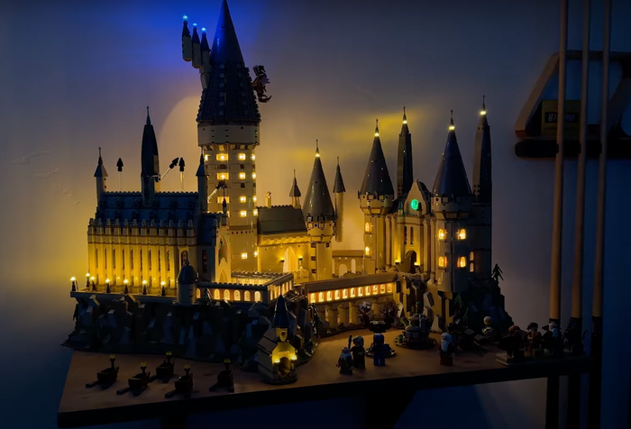 LEGO Hogwarts Castle fully lit by a Bright My Bricks LED kit