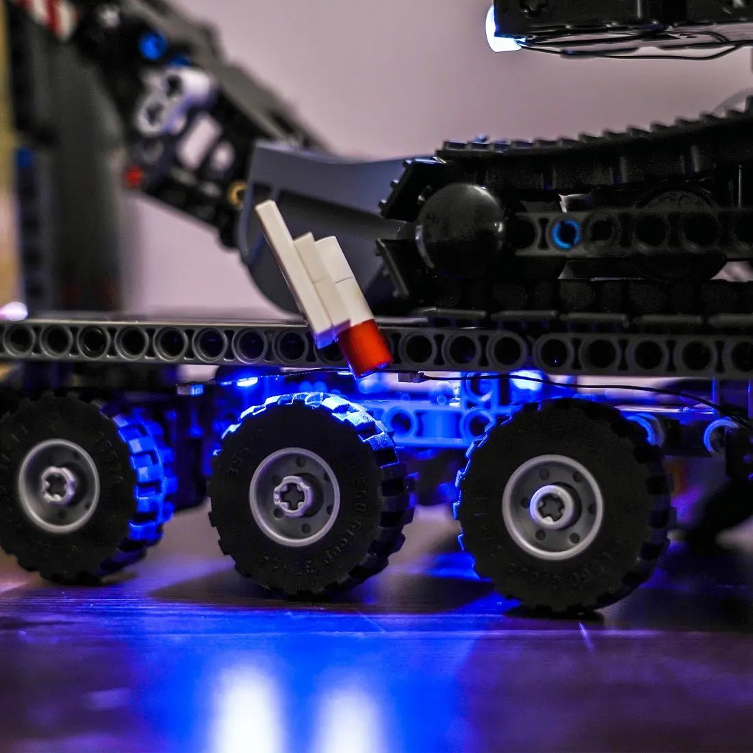 Kit d'éclairage pour camion Volvo FMX et excavatrice électrique EC230 LEGO® Technic™ n° 42175