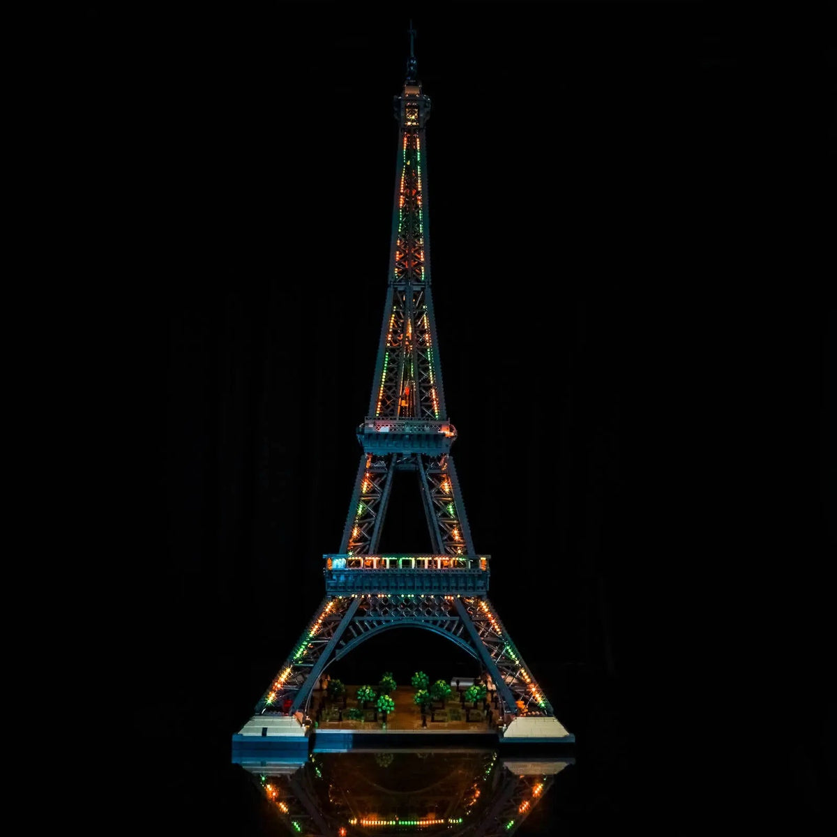 Bright My Bricks LED lighting kit for LEGO® Architecture Eiffel Tower #10307 — before-and-after lighting