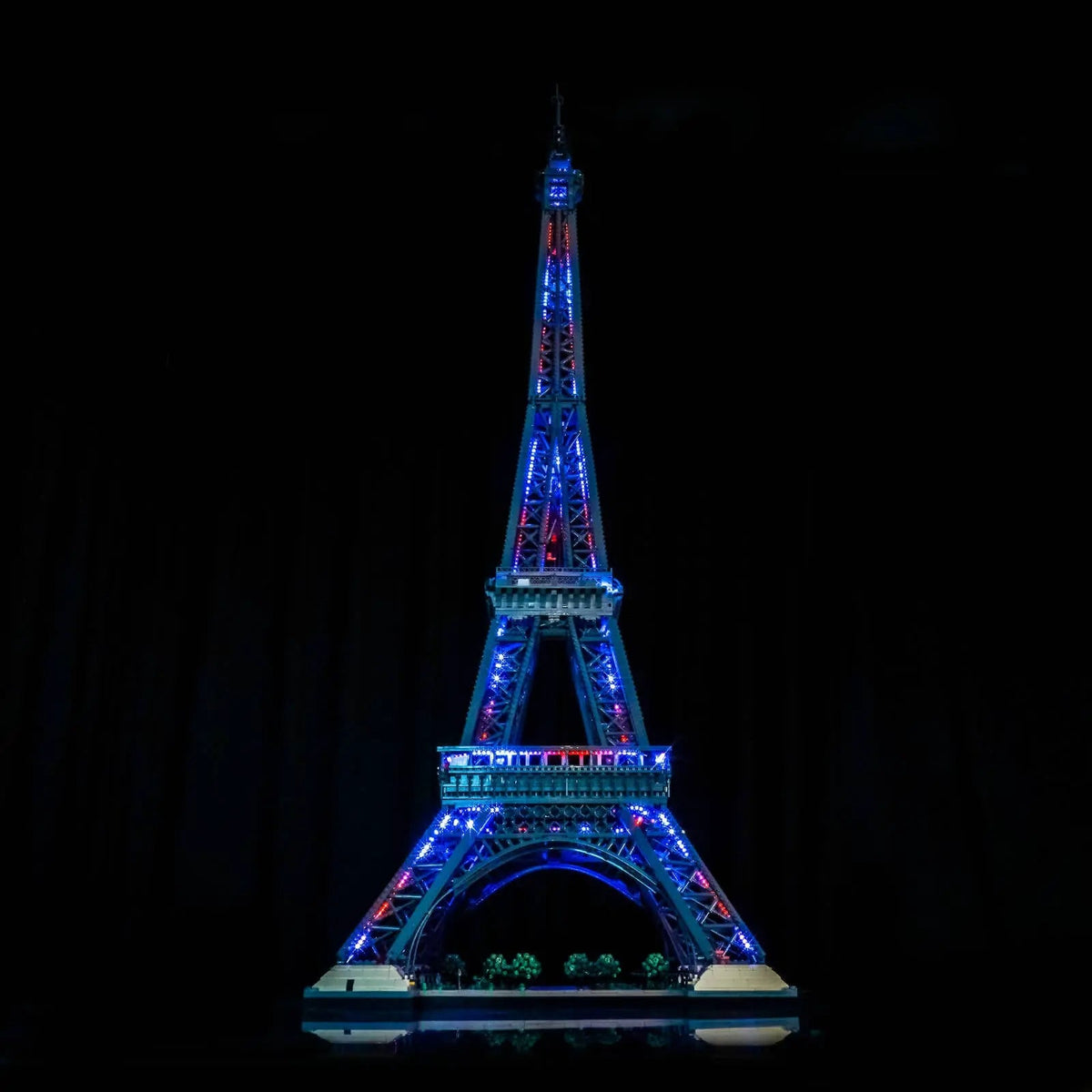 LED lighting kit for LEGO® Architecture Eiffel Tower #10307, close-up of the LED lighting detail