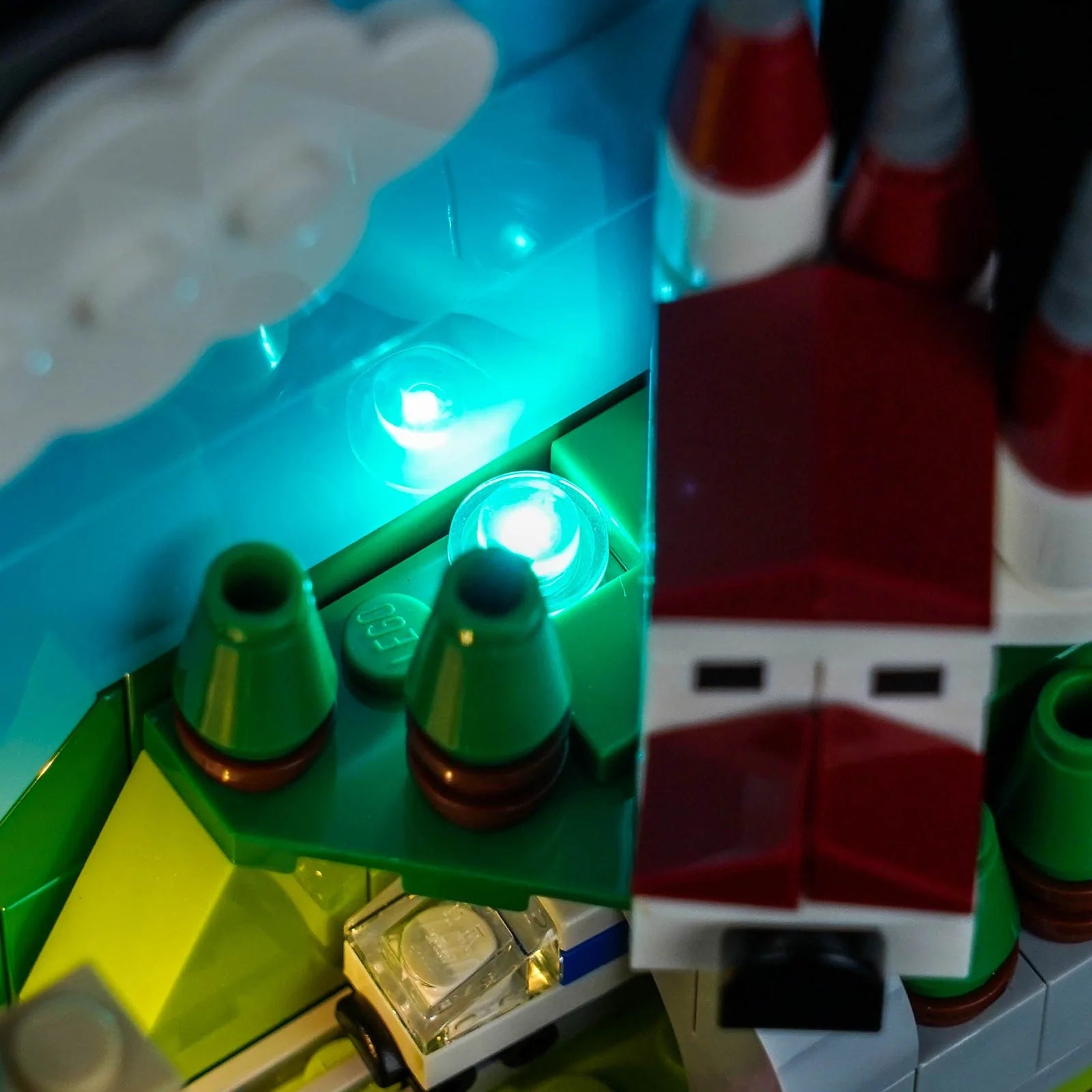 display lighting in a dark room: Bright My Bricks LED lights for LEGO® Architecture Germany Postcard #40954