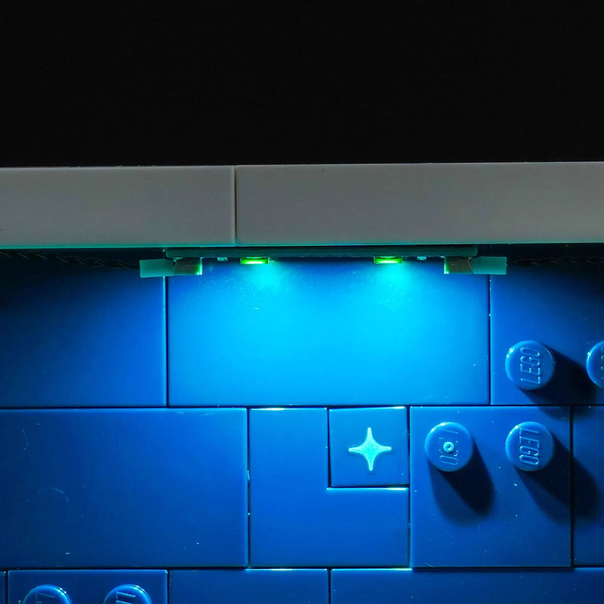 LEGO® Architecture Paris #21064 close-up of the LED lighting detail, with the custom LED lighting