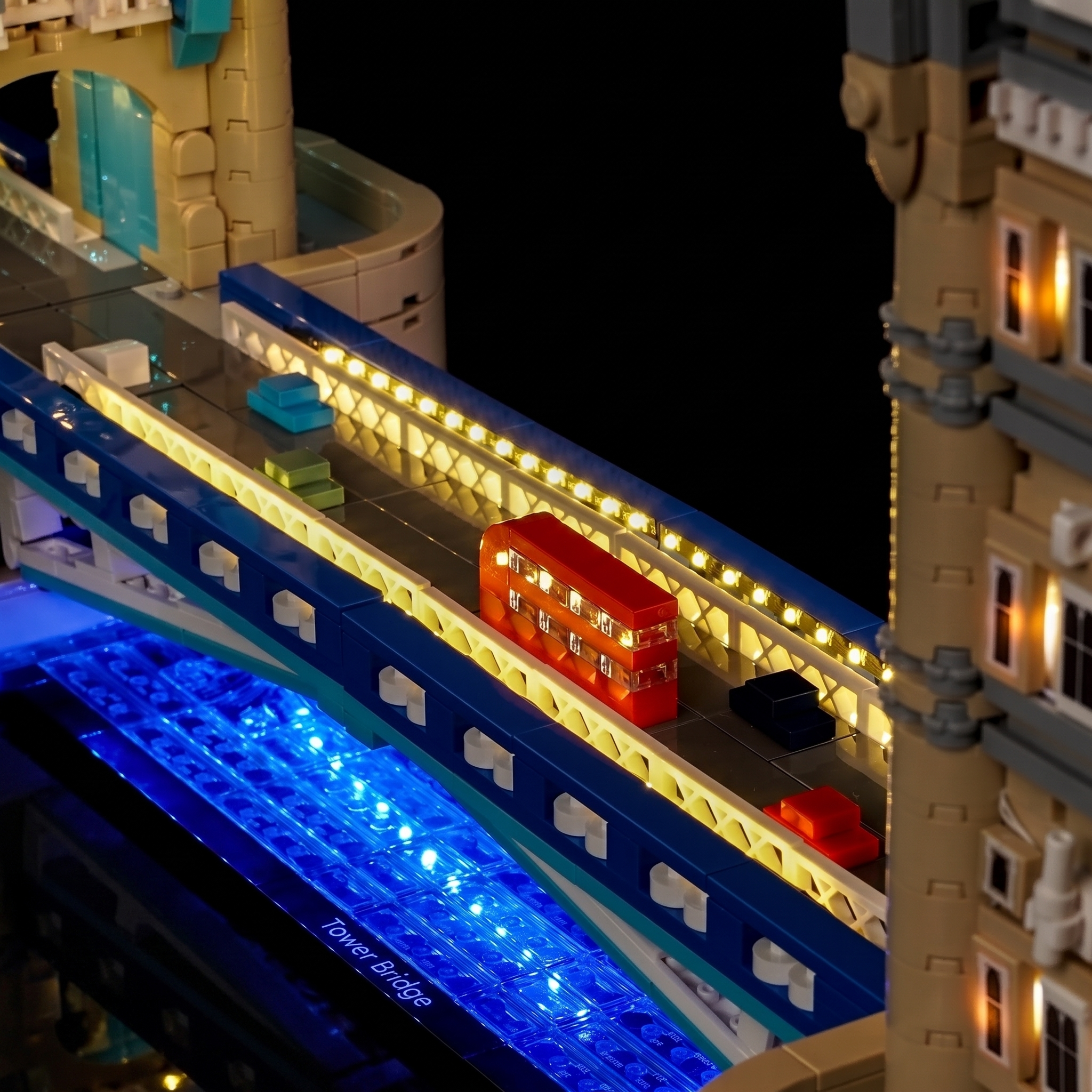 light kit for LEGO® Architecture Tower Bridge #21067, illuminated at night