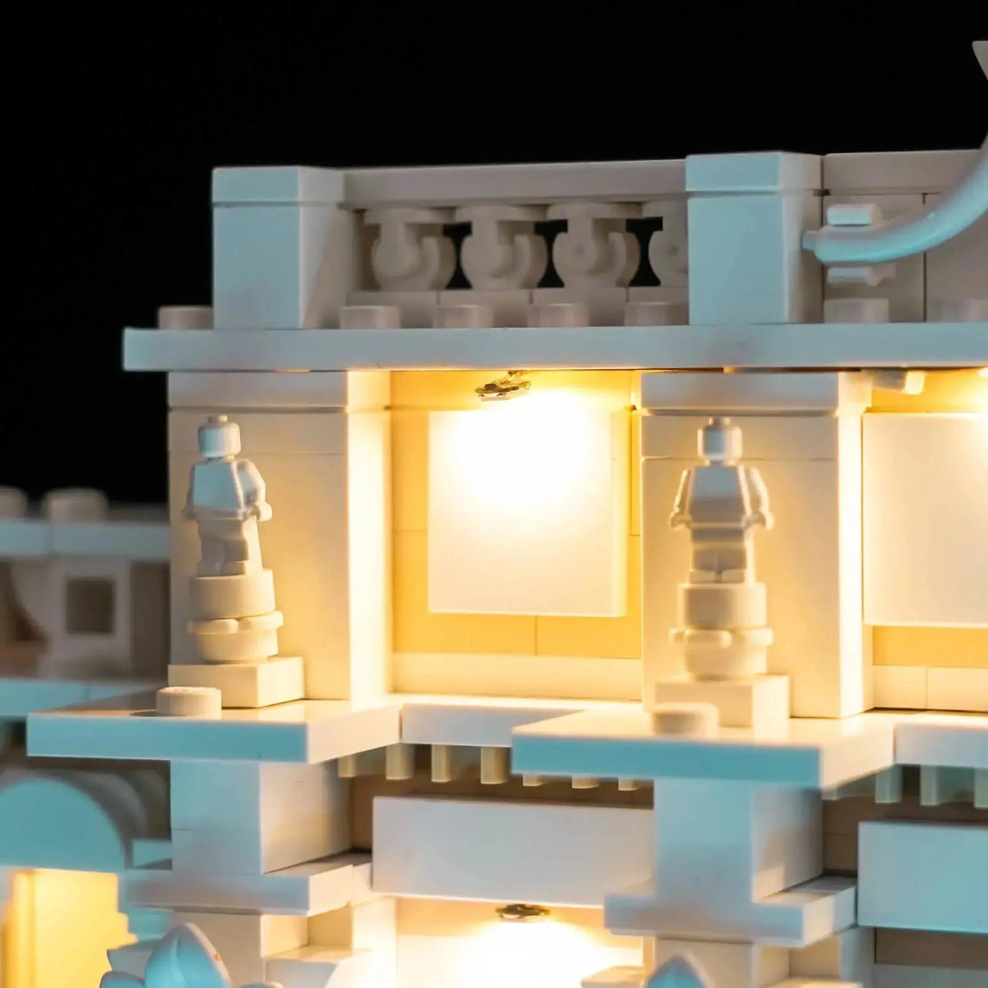 LEGO® Architecture Trevi Fountain #21062 — before-and-after lighting (LED light kit)