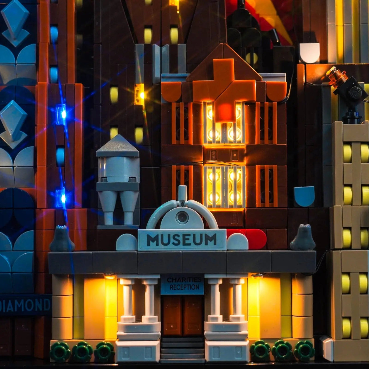 LED lighting kit for LEGO® Batman: The Animated Series Gotham City #76271, before-and-after lighting