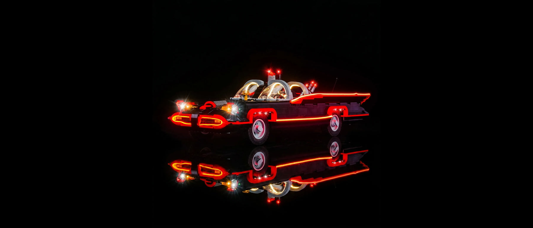 LED-Beleuchtungsset für LEGO® Batman™: Batmobil aus der 60er-Jahre-Fernsehserie #76328 — lit with the LED light kit