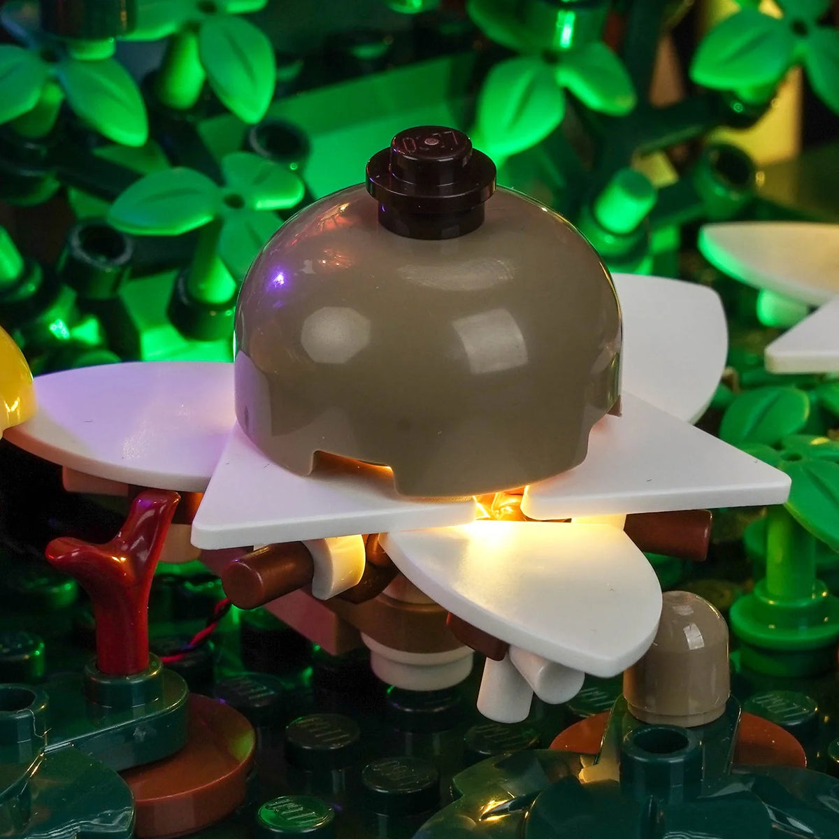 LEGO® Botanicals Woodland Mushrooms #11505 — LED strips and bricks detail (LED lighting kit)