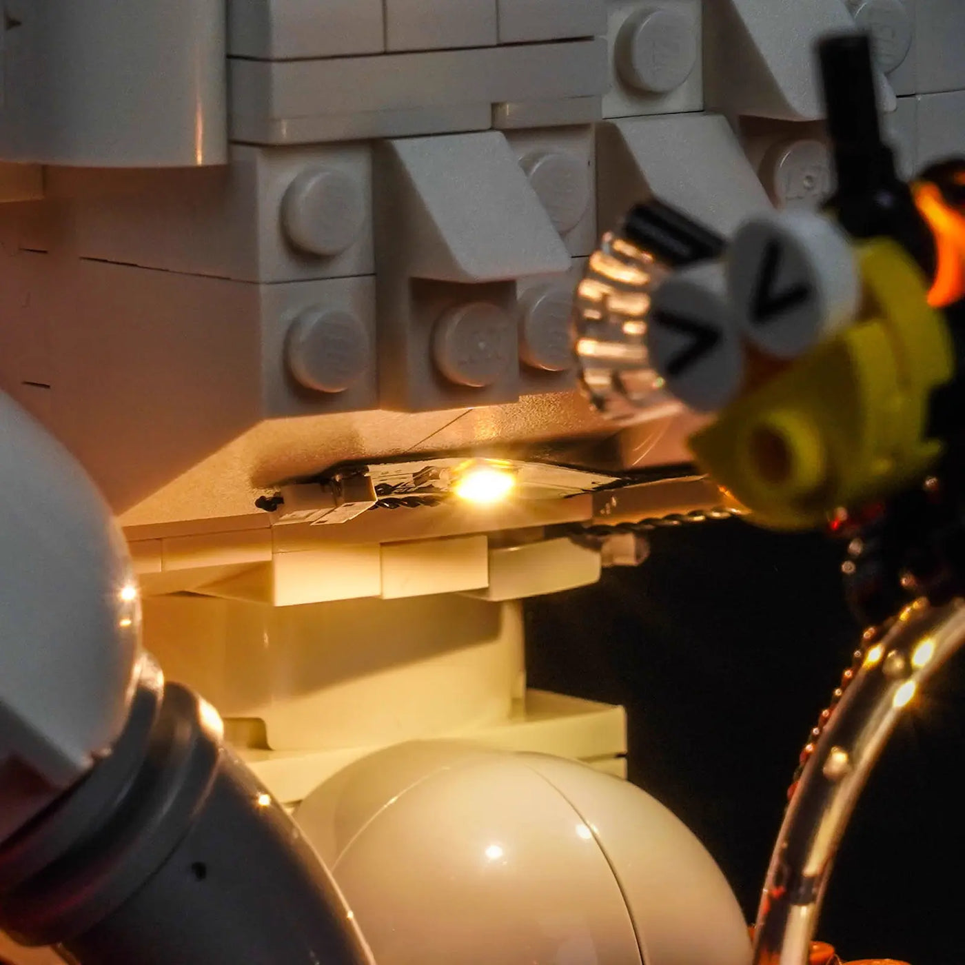LEGO® Bugs Bunny #40920 — showcase lighting view (custom LED lighting)