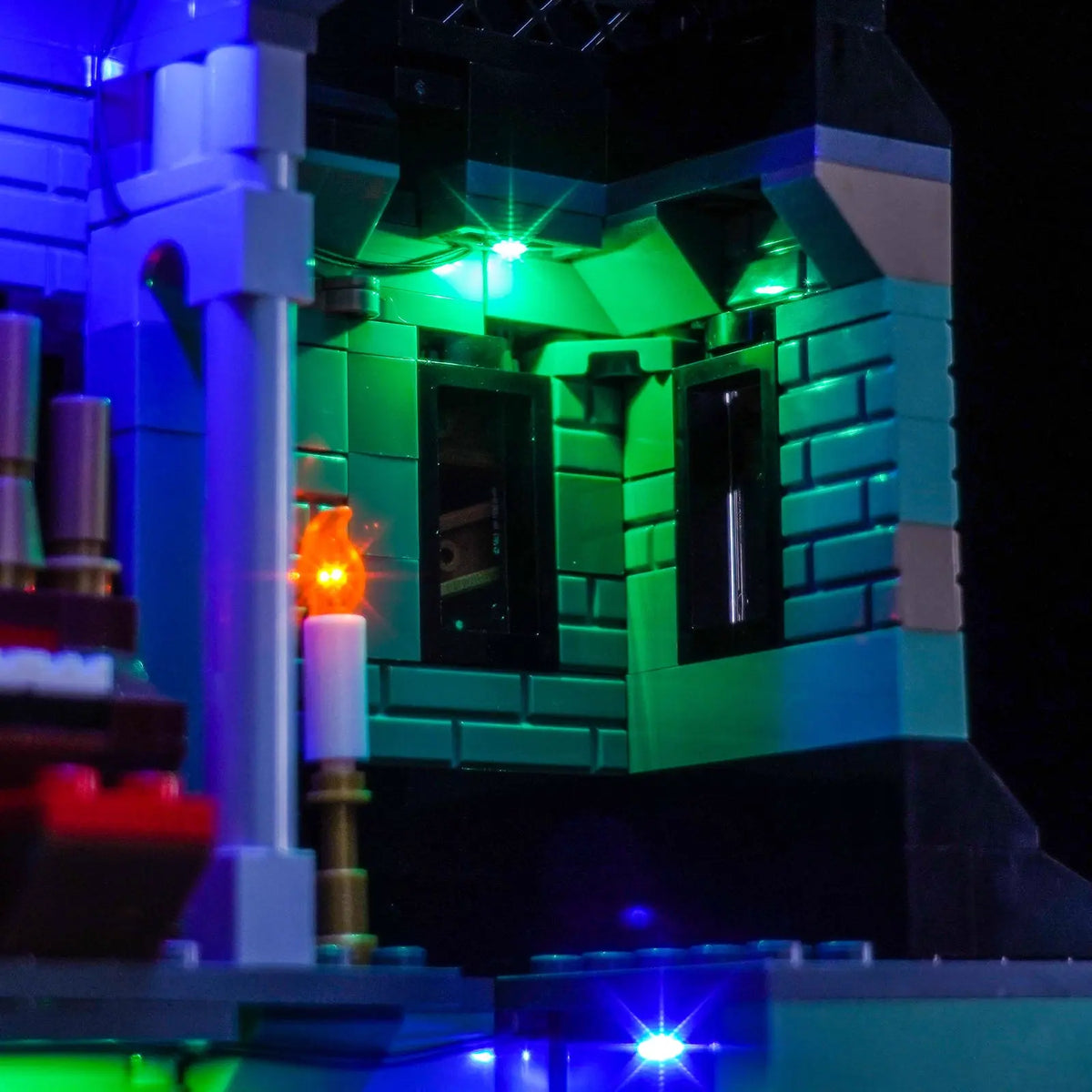 warm LED glow detail: Bright My Bricks display light kit for LEGO® Creator 3-in-1 Haunted Mansion #31167