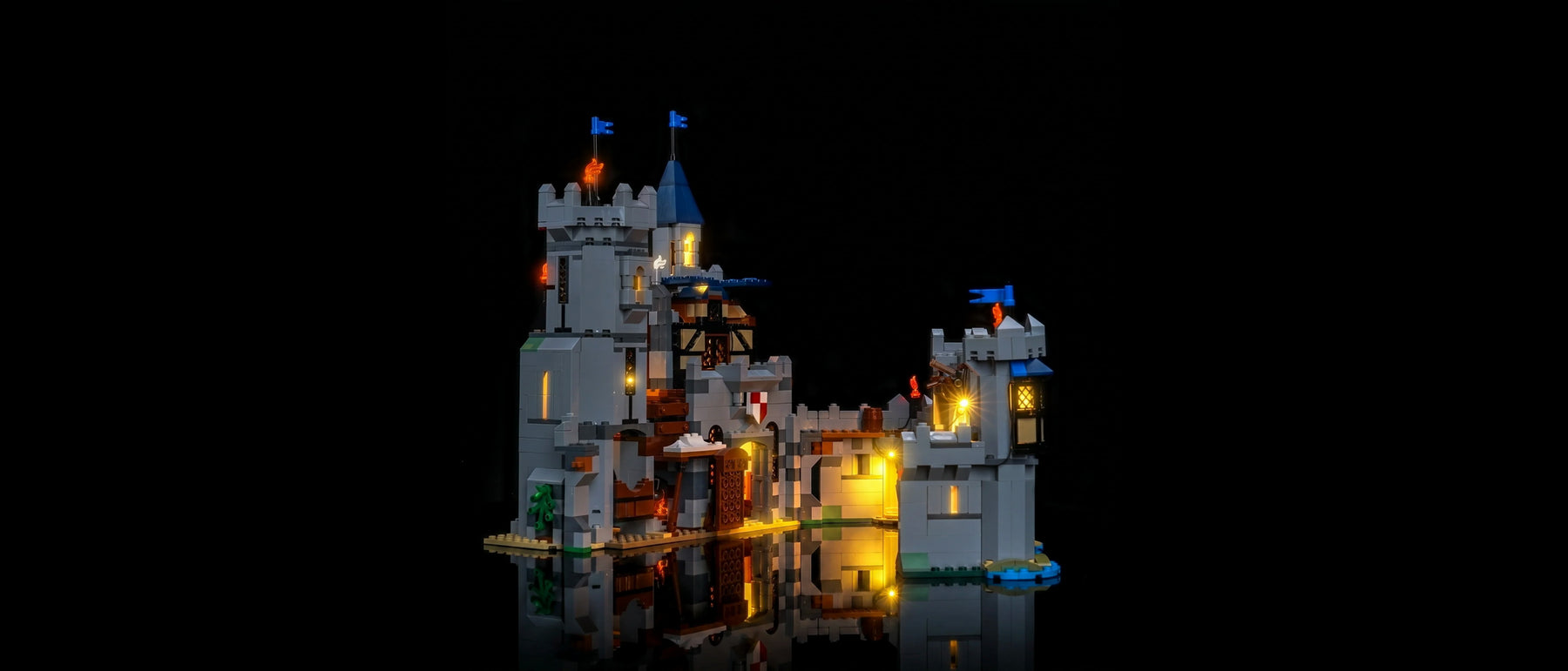 LED-Beleuchtungsset für LEGO® Ritterburg im Mittelalter #31168 — lit with the LED light kit