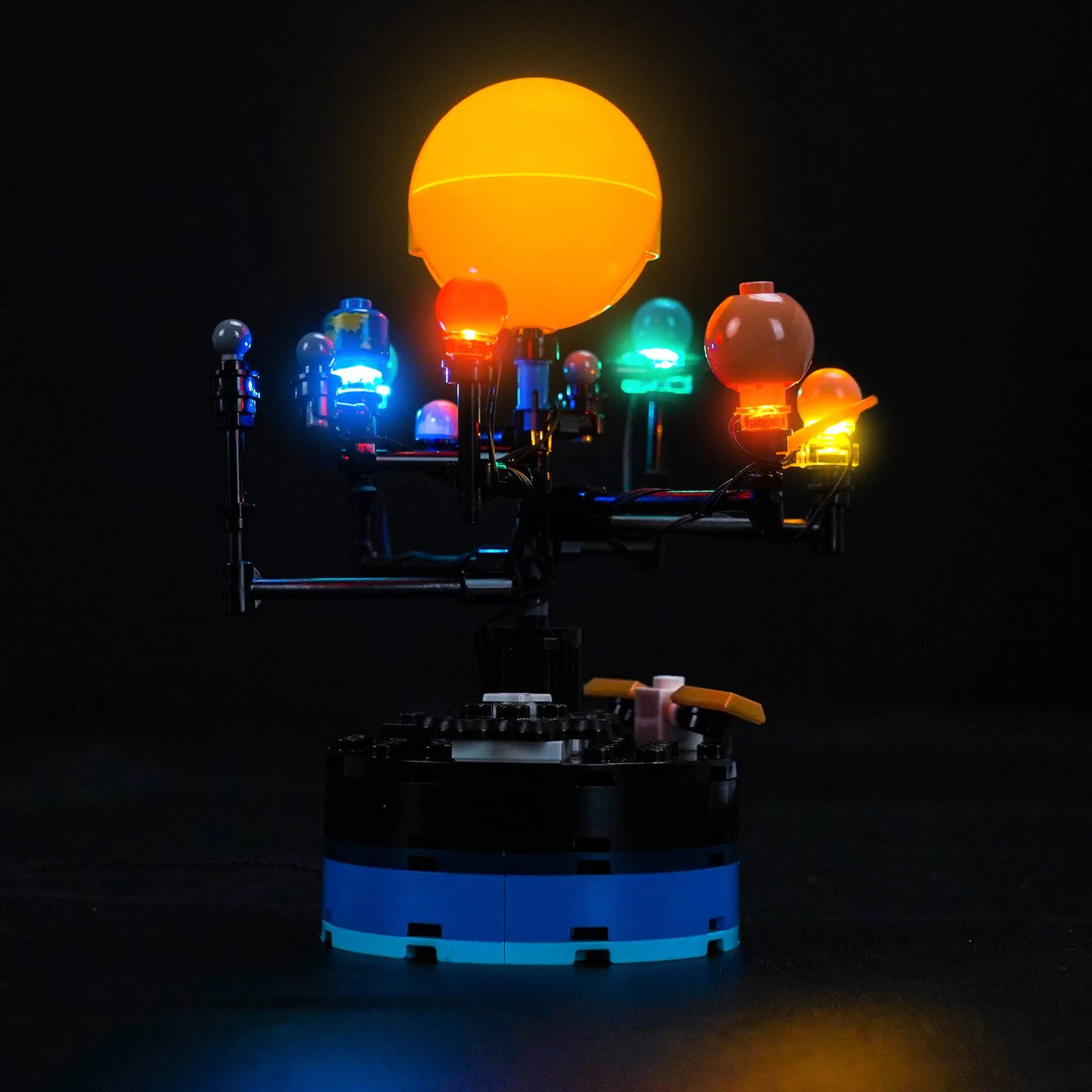 LEGO® Creator 3-in-1 Space Exploration Telescope #31378 — lighting effect on the build (RGB LED light kit)