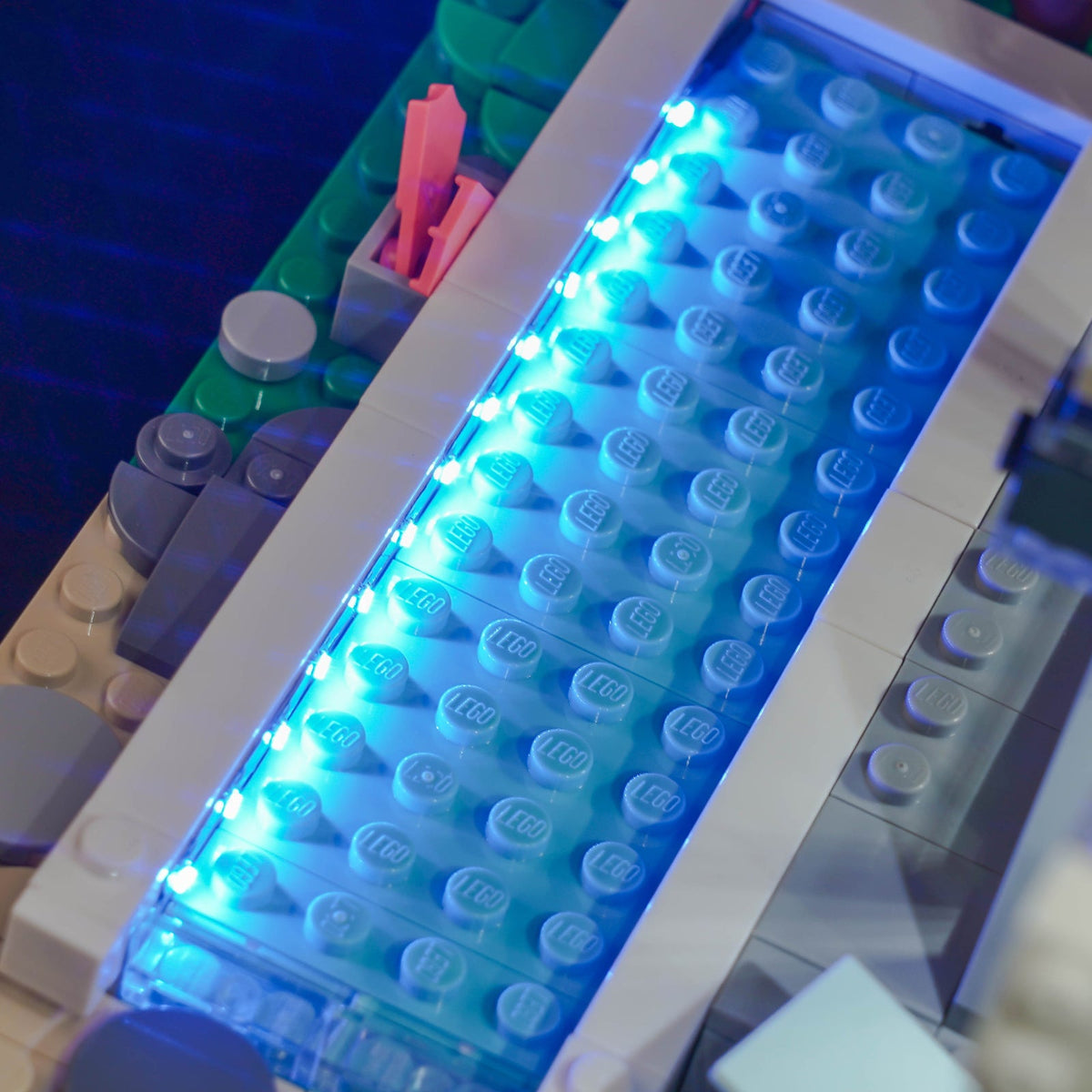 LEGO Creator 3in1 Modern House #31153 LED lighting detail