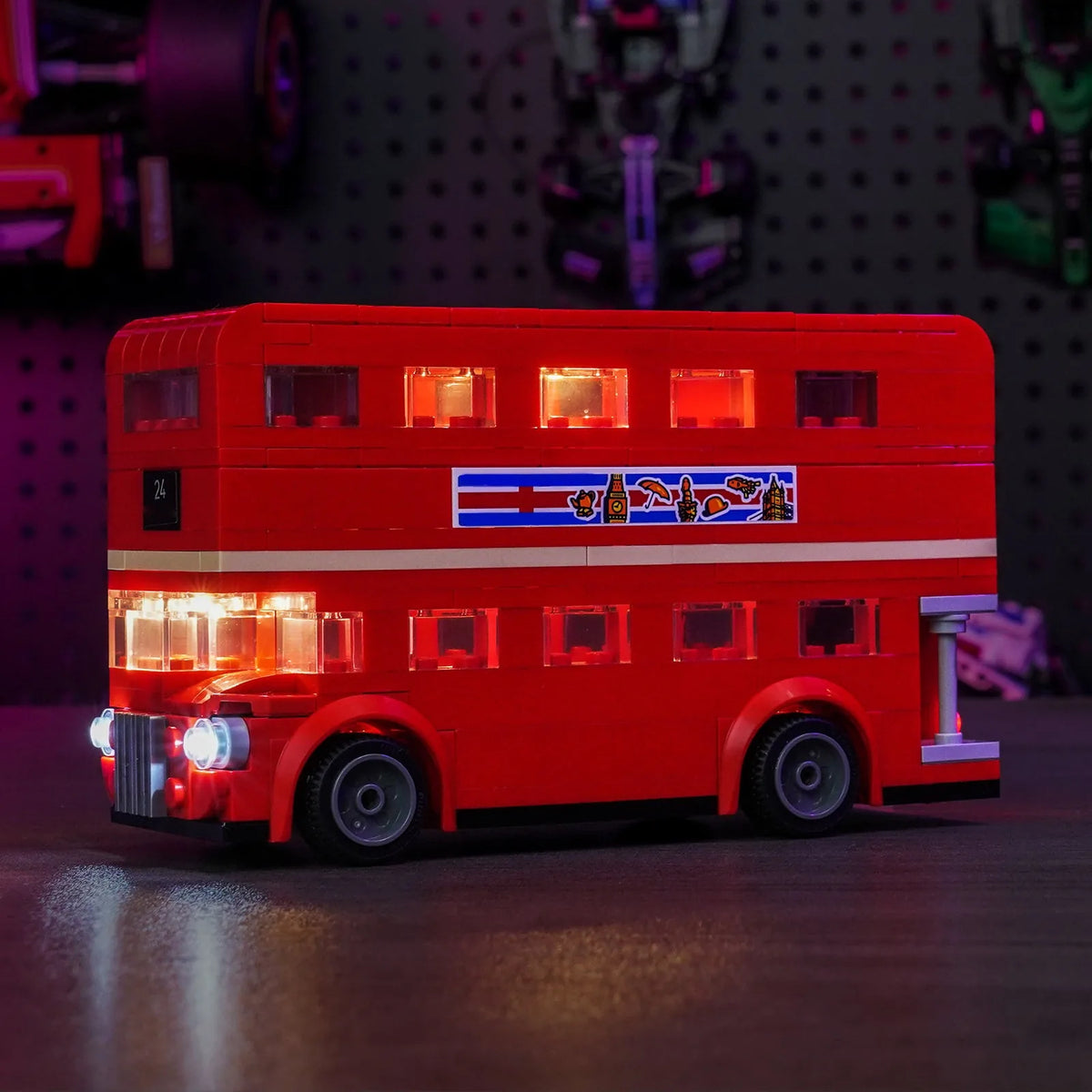 LEGO® Creator London Bus #40953 — fully illuminated on display (premium LED light kit)