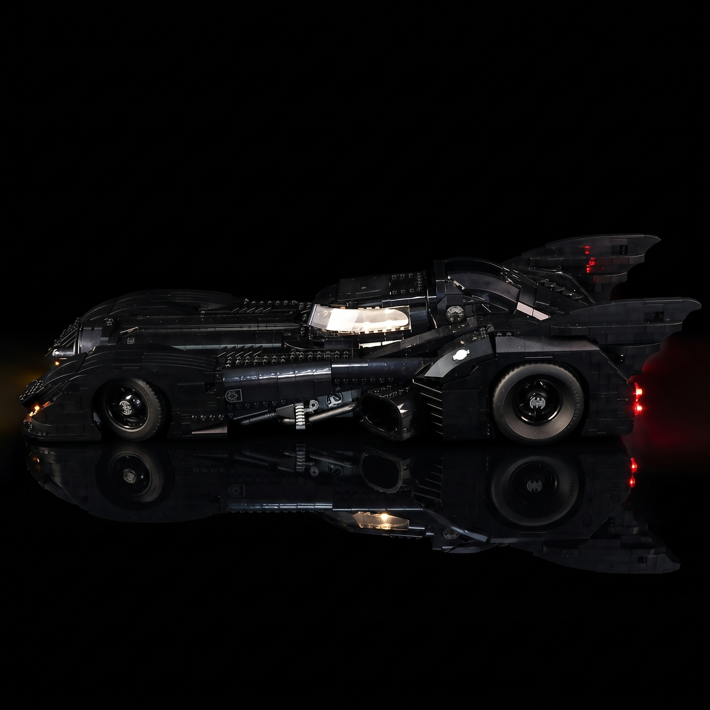 Light_Kit_for_LEGO_DC_1989_Batmobile_76139_Bright_My_Bricks_3