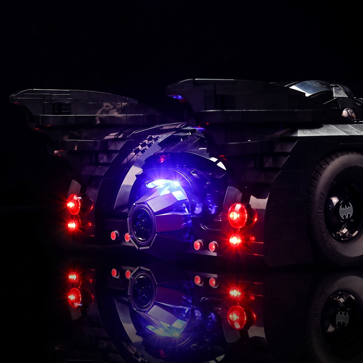 Light_Kit_for_LEGO_DC_1989_Batmobile_76139_Bright_My_Bricks_9