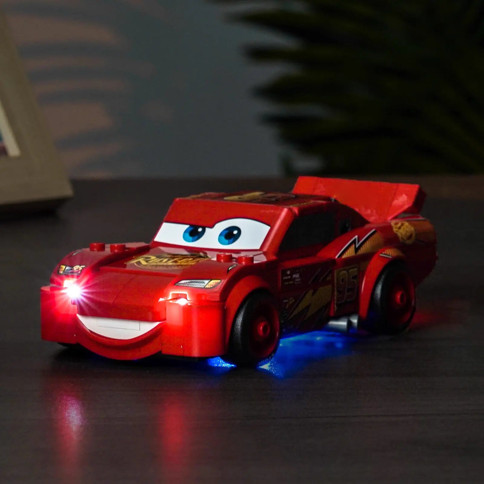 LEGO Disney Lightning McQueen #77255 LED lighting detail