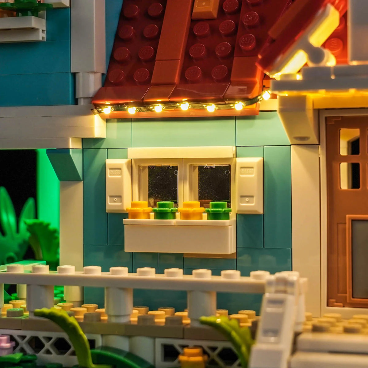 close-up of the LED lighting detail: Bright My Bricks light kit for LEGO® Disney Lilo and Stitch Beach House #43268