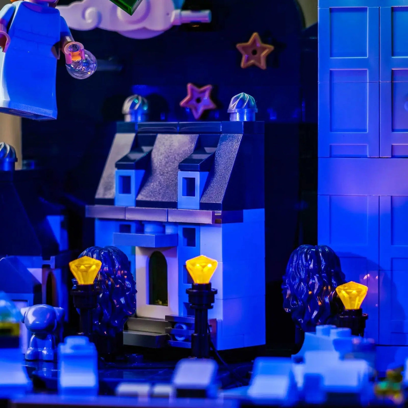 front view fully lit: Bright My Bricks LED light kit for LEGO® Disney Peter Pan & Wendy's Flight Over London #43232
