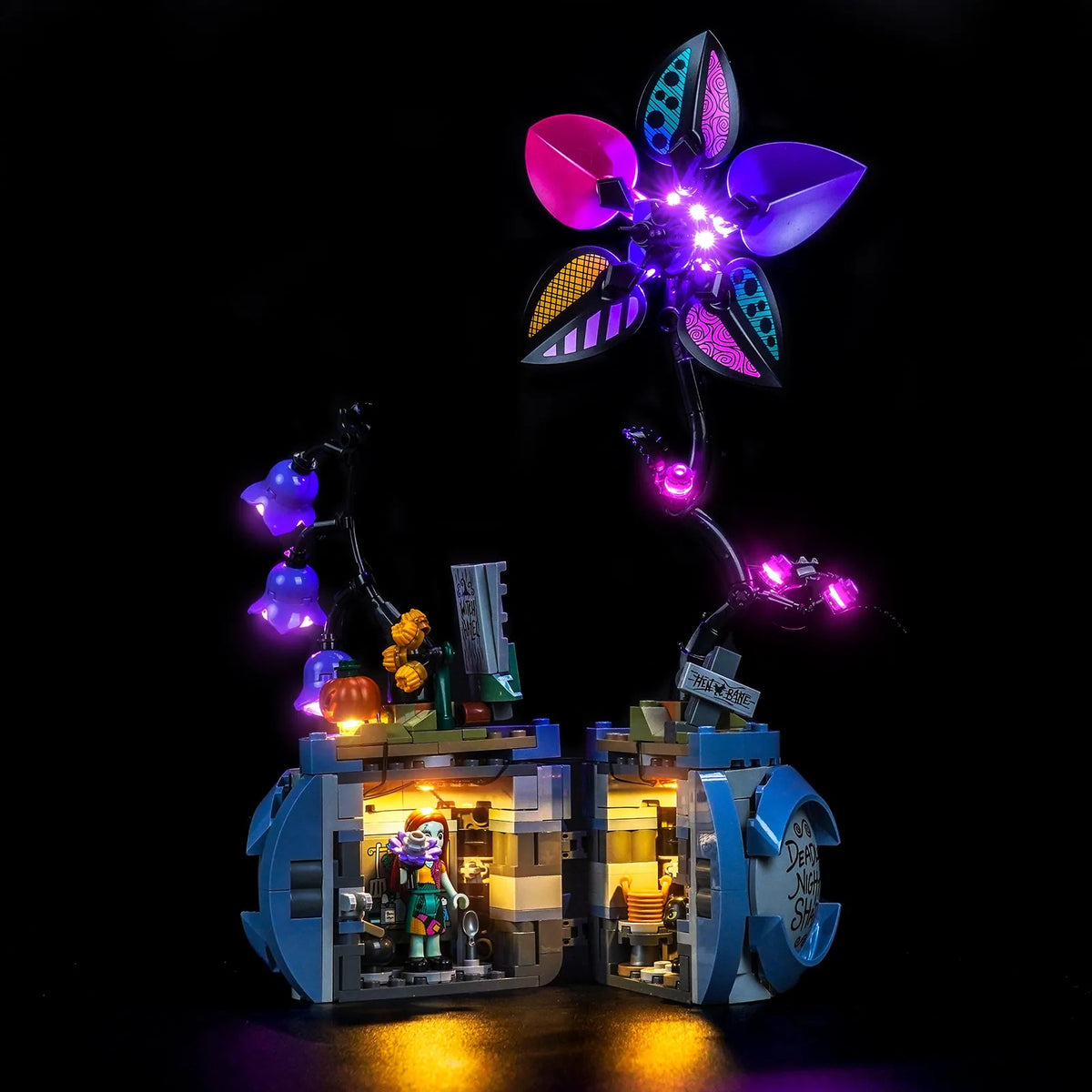 LEGO® Disney Sally's Flowerpot #43288 — brightened interior detail (LED lights)