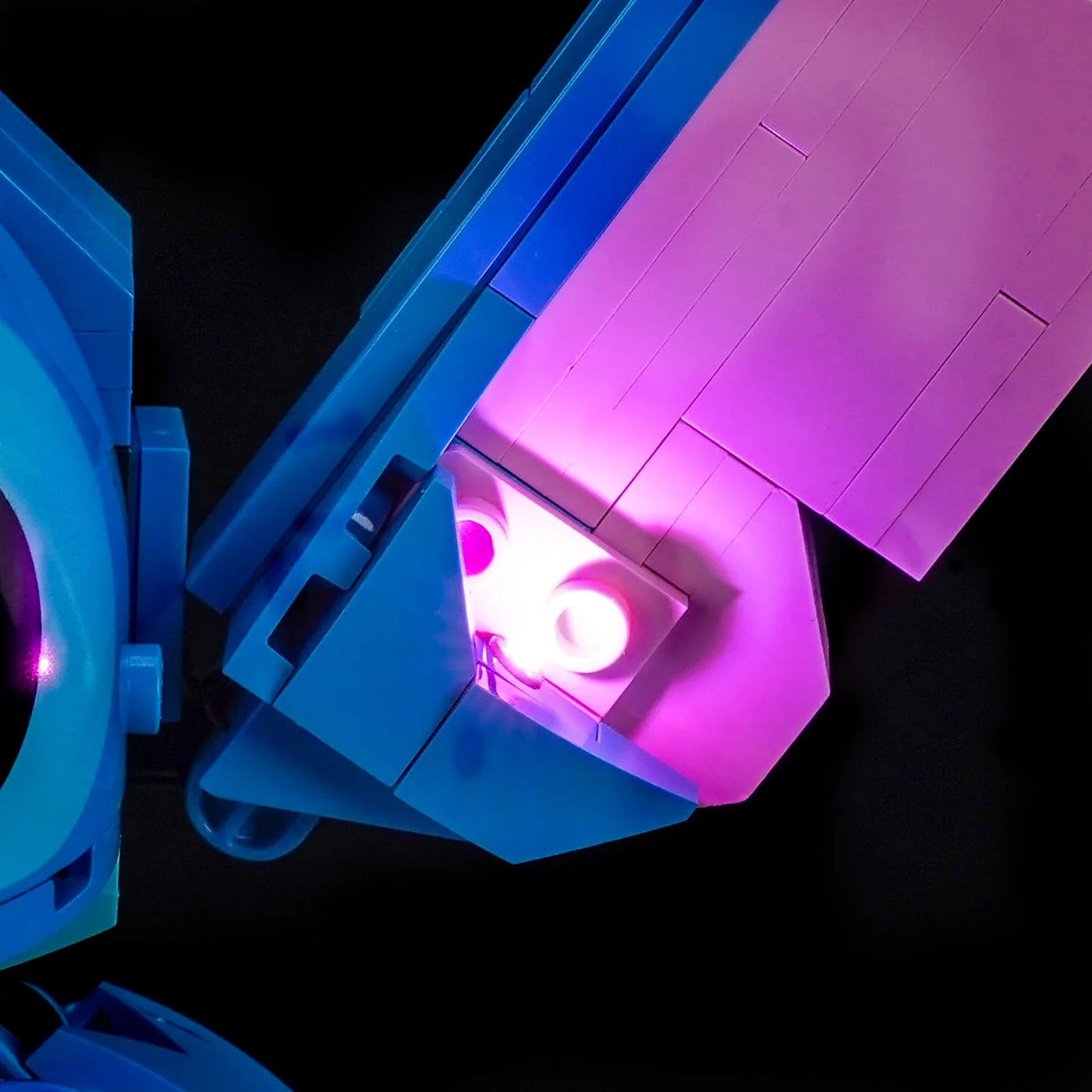 LEGO® Disney Stitch and Scrump #43296 — display lighting in a dark room (USB-powered LED light kit)