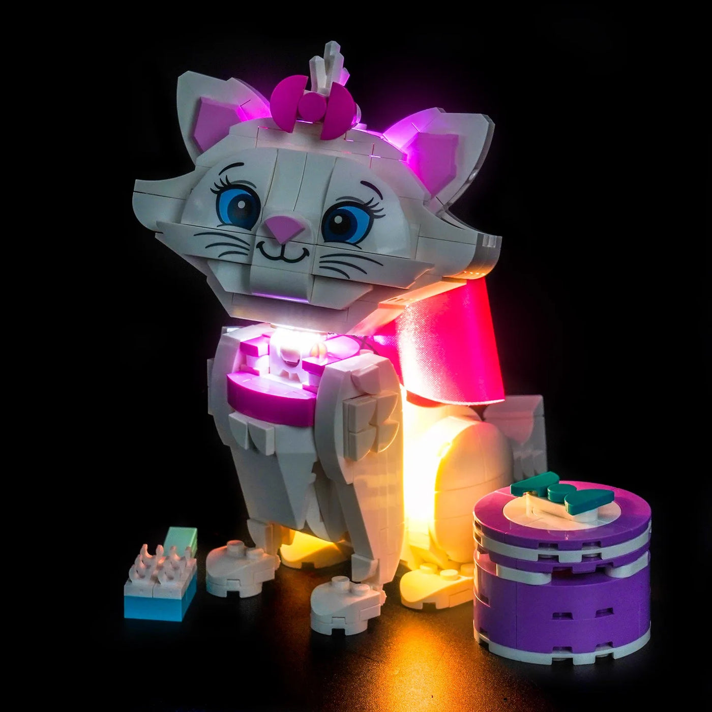 LEGO® Disney The Aristocats Adorable Marie #43286 — close-up of the LED lighting detail (USB-powered LED light kit)