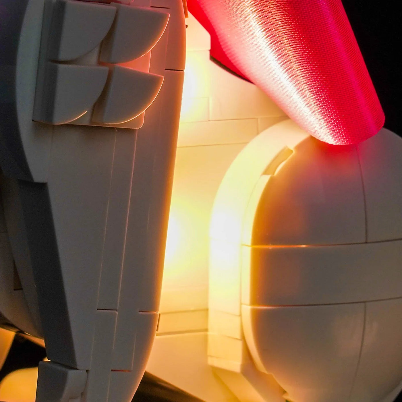 LEGO® Disney The Aristocats Adorable Marie #43286 — showcase lighting view (custom LED lighting)