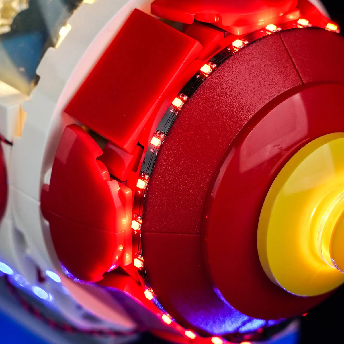 LEGO® Disney Toy Story Alien with Pizza Planet Rocket Ride #43307 lighting effect on the build, with the light kit