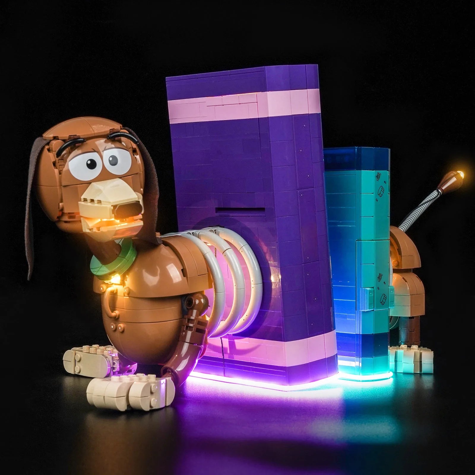 LEGO Disney Toy Story Slinky Dog Bookends #43301 LED lighting detail