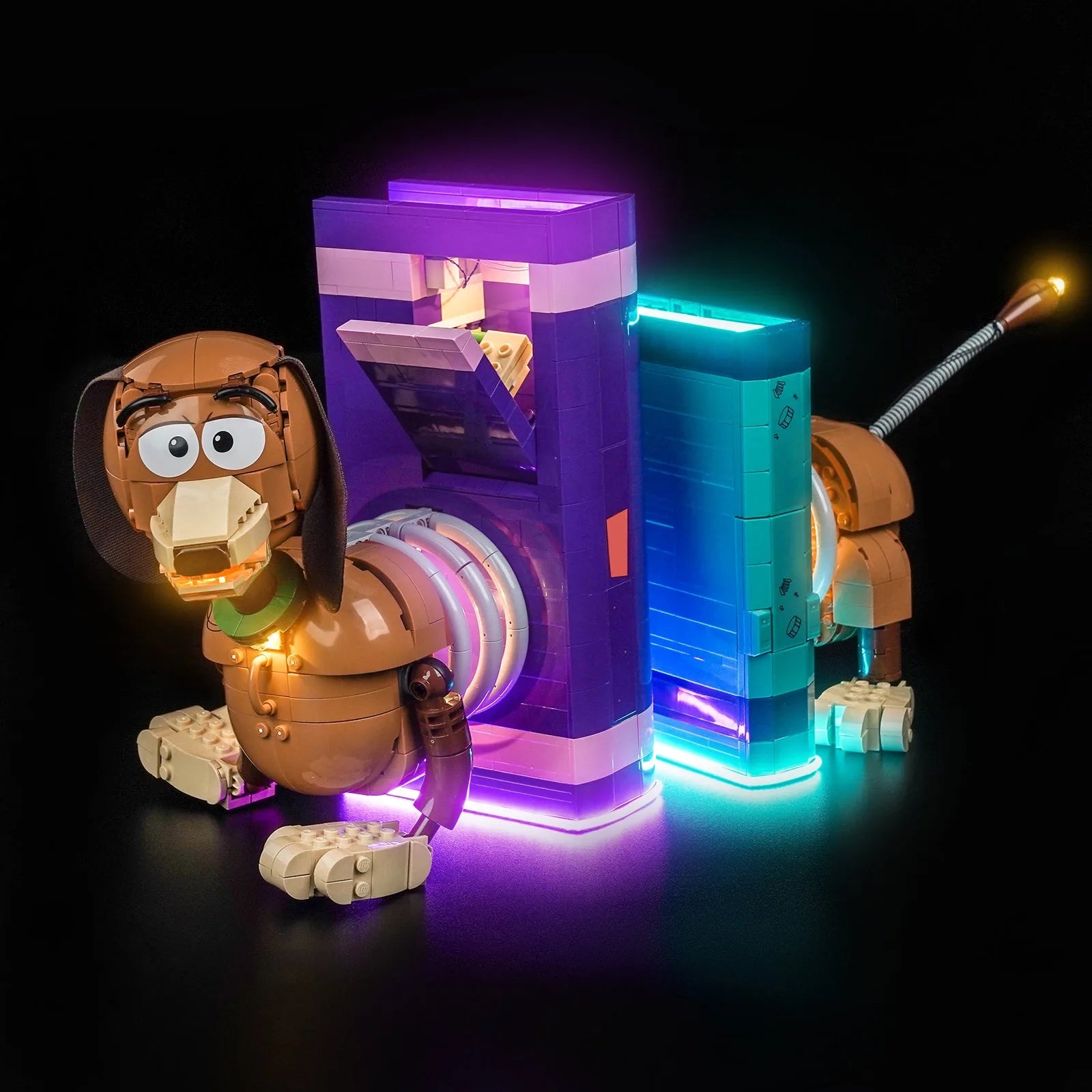 Light Kit LEGO Disney Toy Story Slinky Dog Bookends #43301 display view