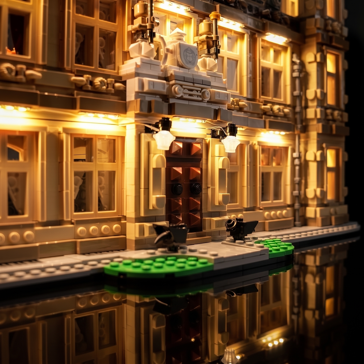 Lichtset für LEGO Ideas Downton Abbey 21373, beleuchtete Schlossansicht 12