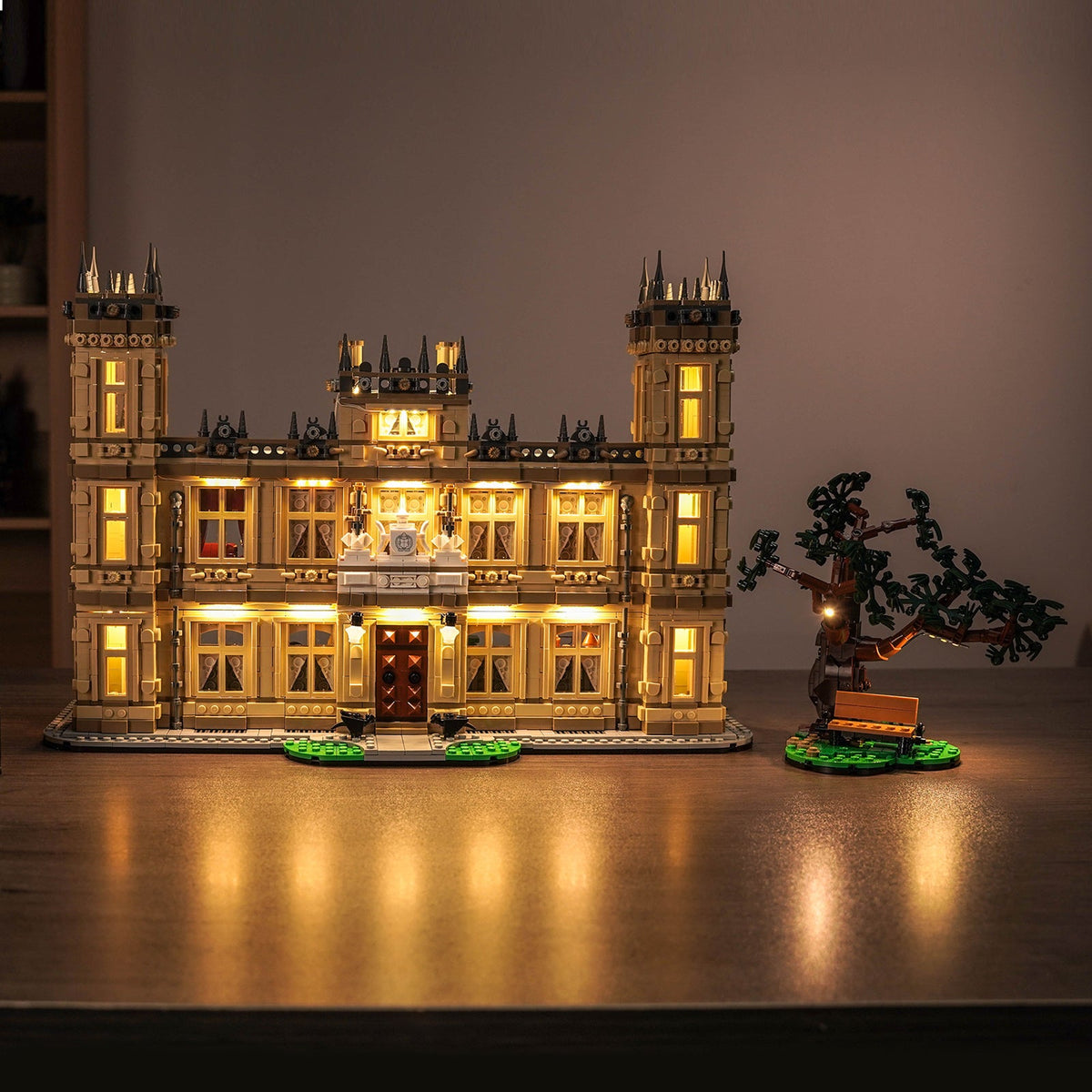 Lichtset für LEGO Ideas Downton Abbey 21373, beleuchtete Schlossansicht 2