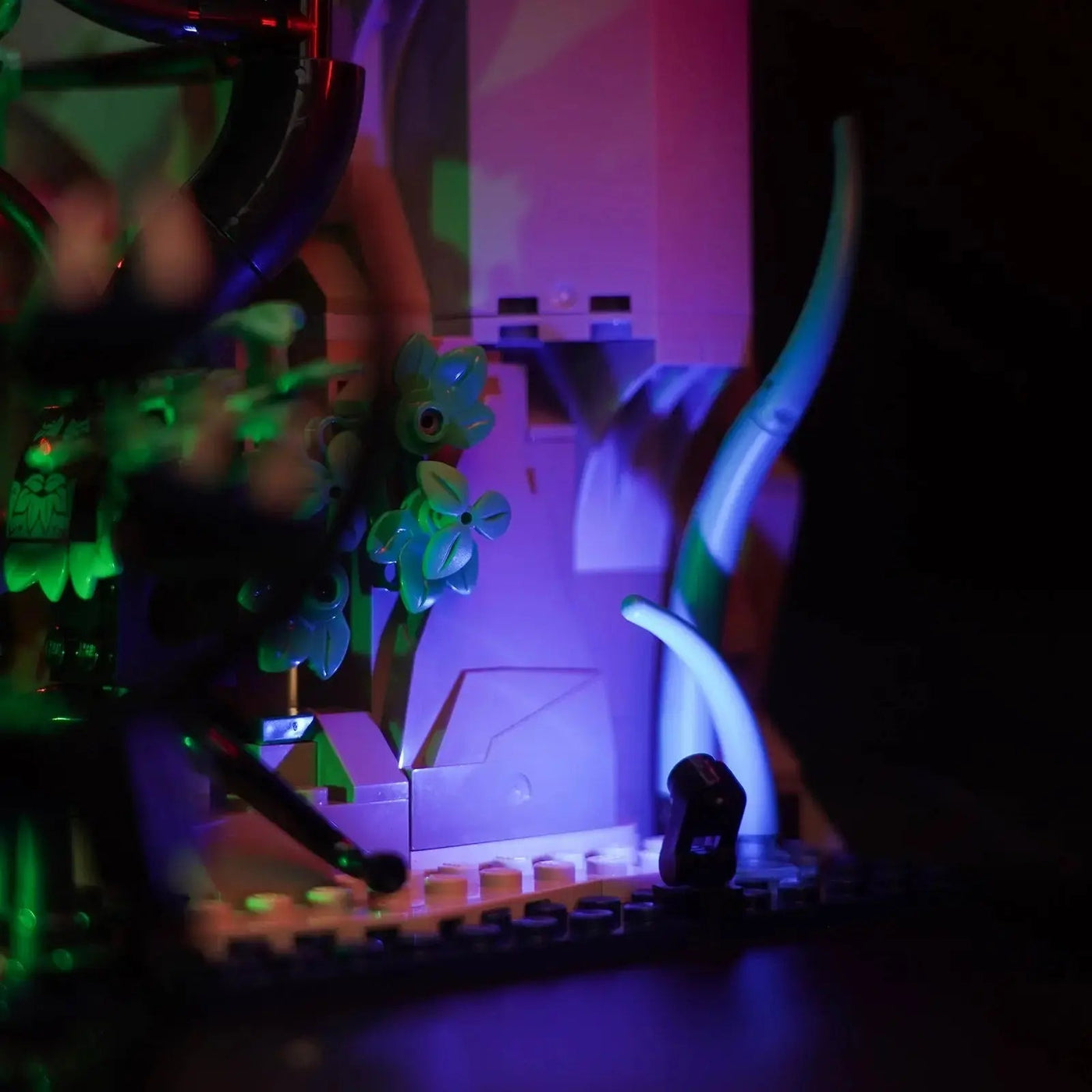 LEGO® Dungeons & Dragons: Red Dragon's Tale #21348 — front view fully lit (LED lighting kit)