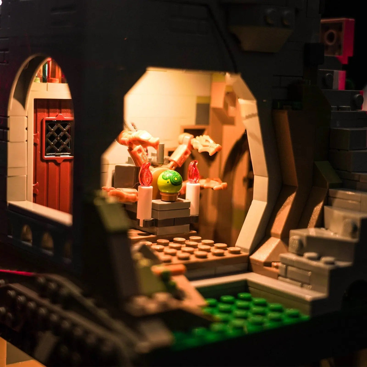 fully illuminated on display: Bright My Bricks light kit for LEGO® Dungeons & Dragons: Red Dragon's Tale #21348