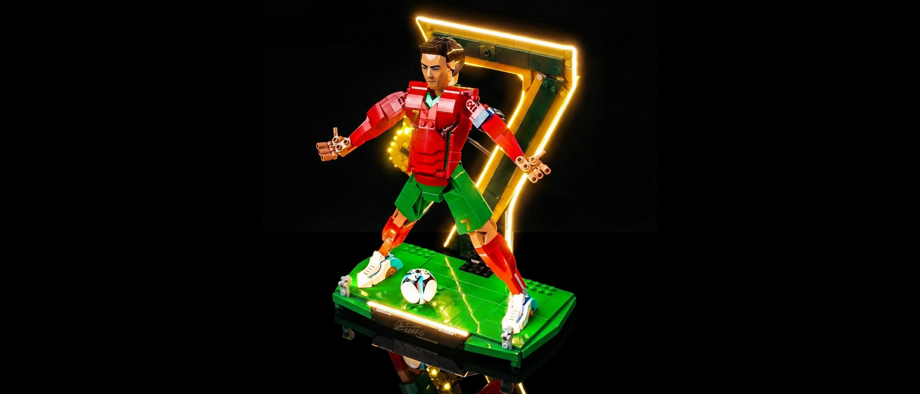 LED-Beleuchtungsset für LEGO® Cristiano Ronaldo – Fußballlegende #43016 — lit with the LED light kit