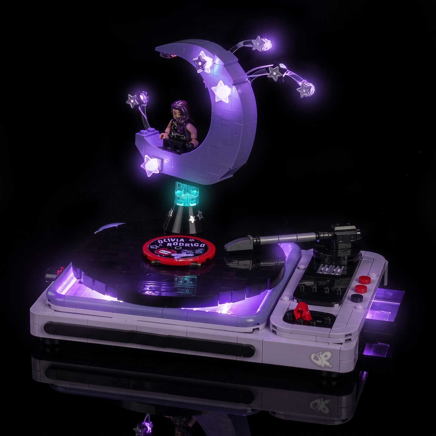 LED lights for LEGO® Editions Olivia Rodrigo's Concert Moon #43029, close-up of the LED lighting detail