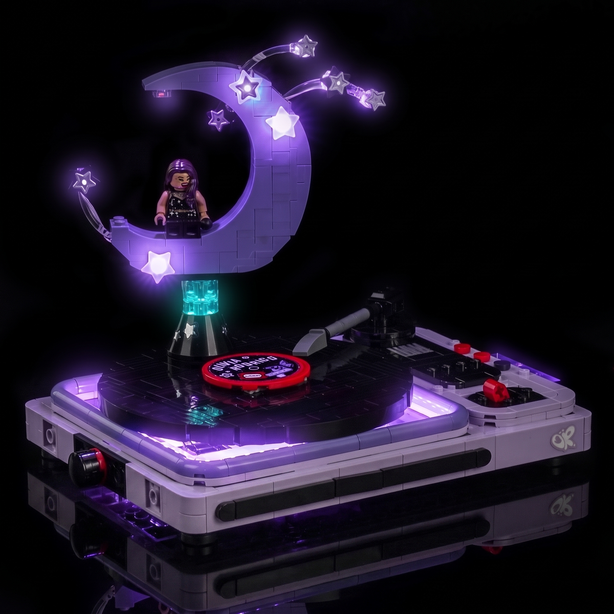 LEGO® Editions Olivia Rodrigo's Concert Moon #43029 lighting effect on the build, with the premium LED light kit