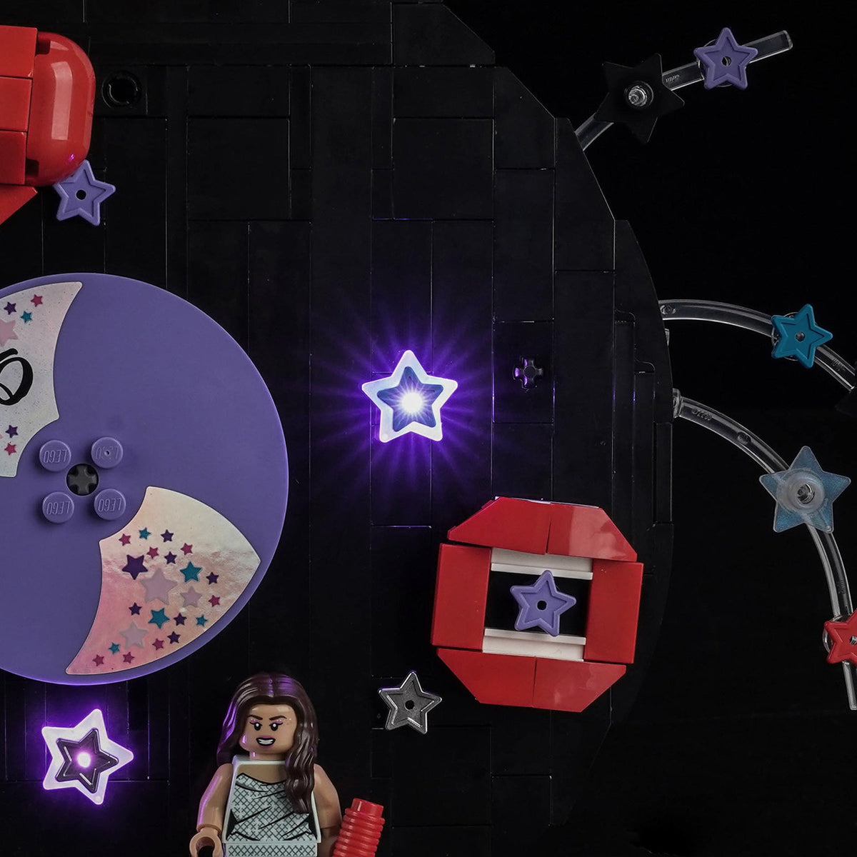 LED lights for LEGO® Editions Olivia Rodrigo's Vinyl #43028, close-up of the LED lighting detail