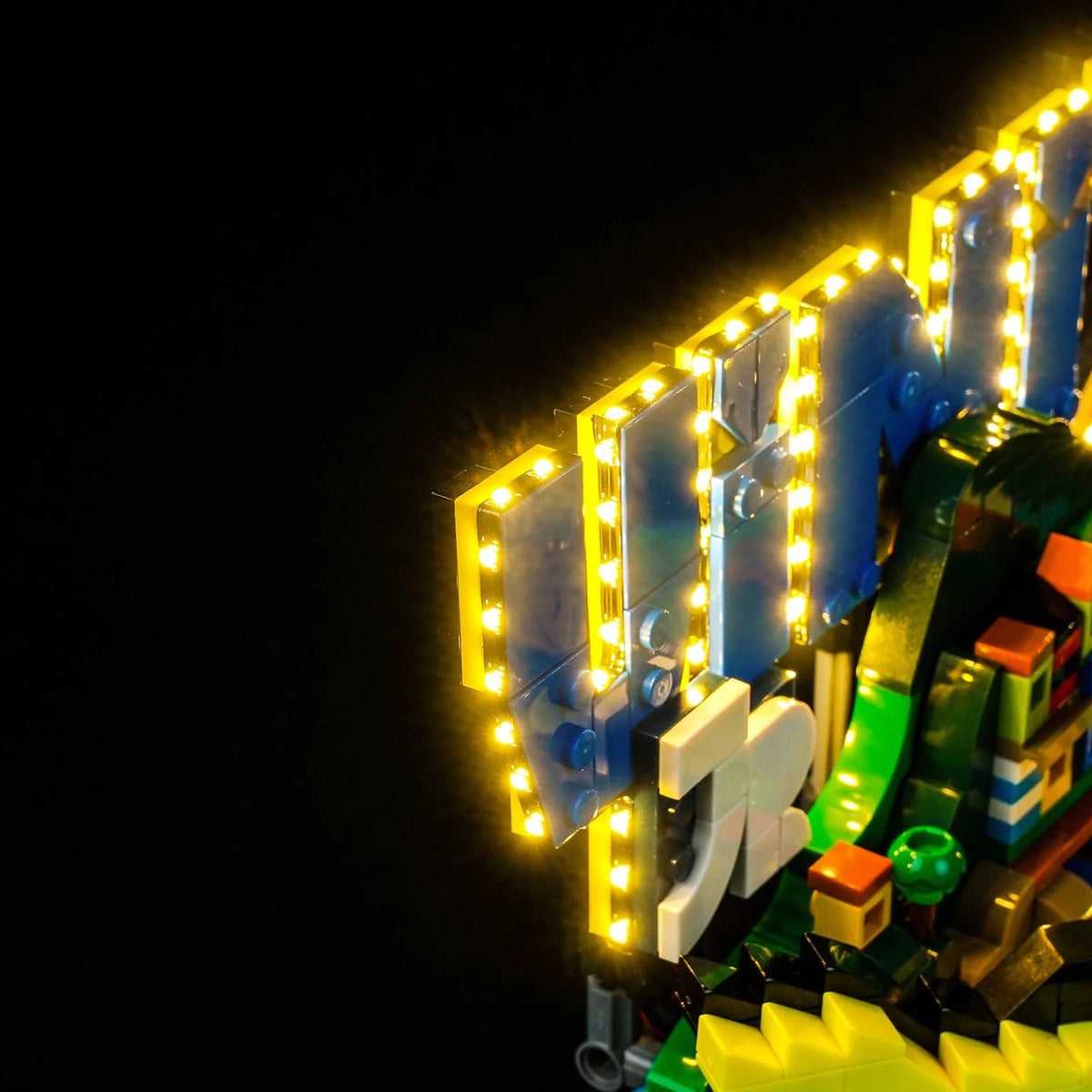 Bright My Bricks premium LED light kit for LEGO® Editions Vini Jr #43027 — before-and-after lighting