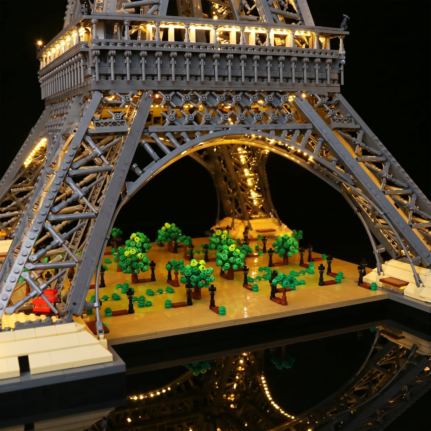 LEGO® Eiffel Tower Standard Version #10307 LED strips and bricks detail, with the display light kit