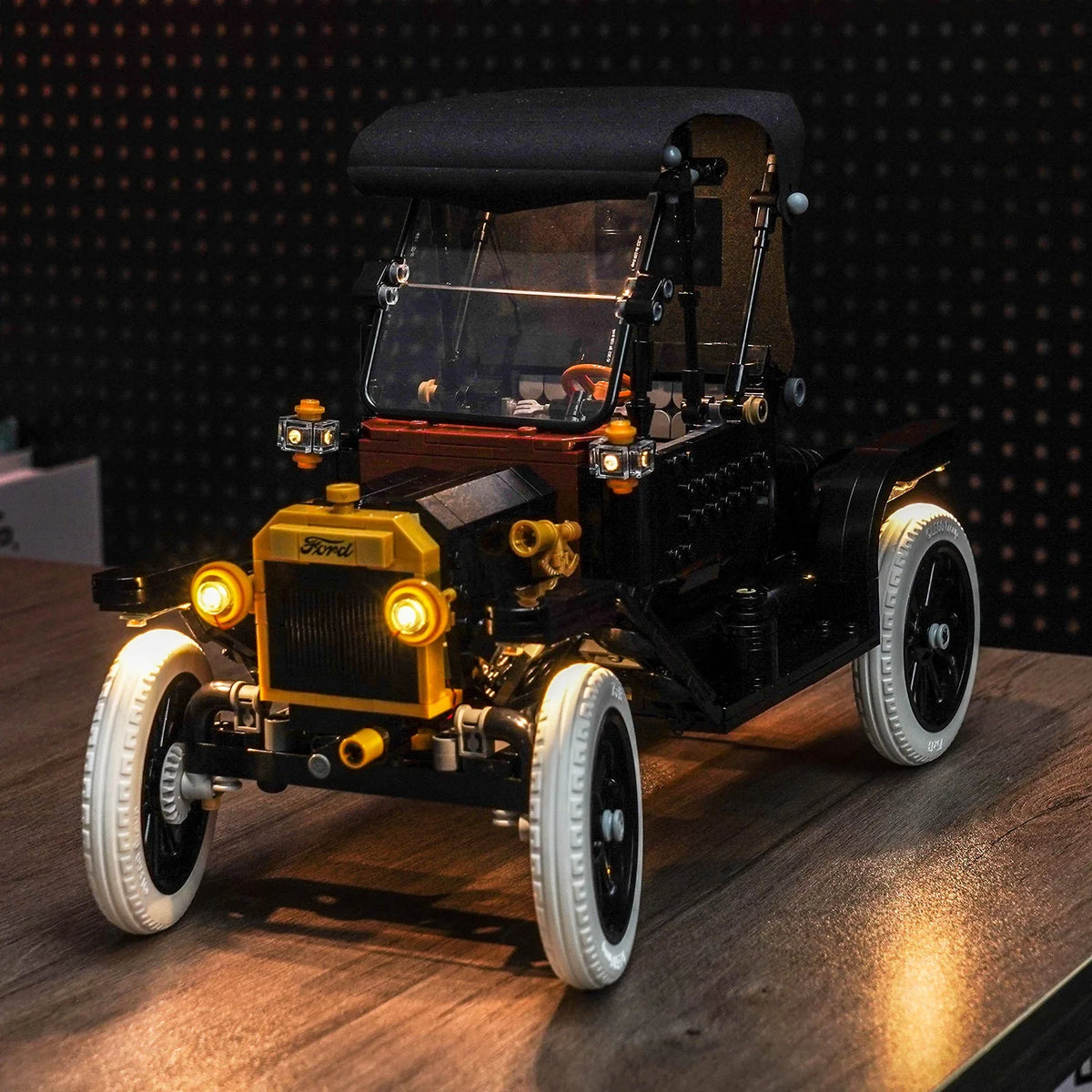 Bright My Bricks LED lights for LEGO® Ford Model T #11376 — brightened interior detail