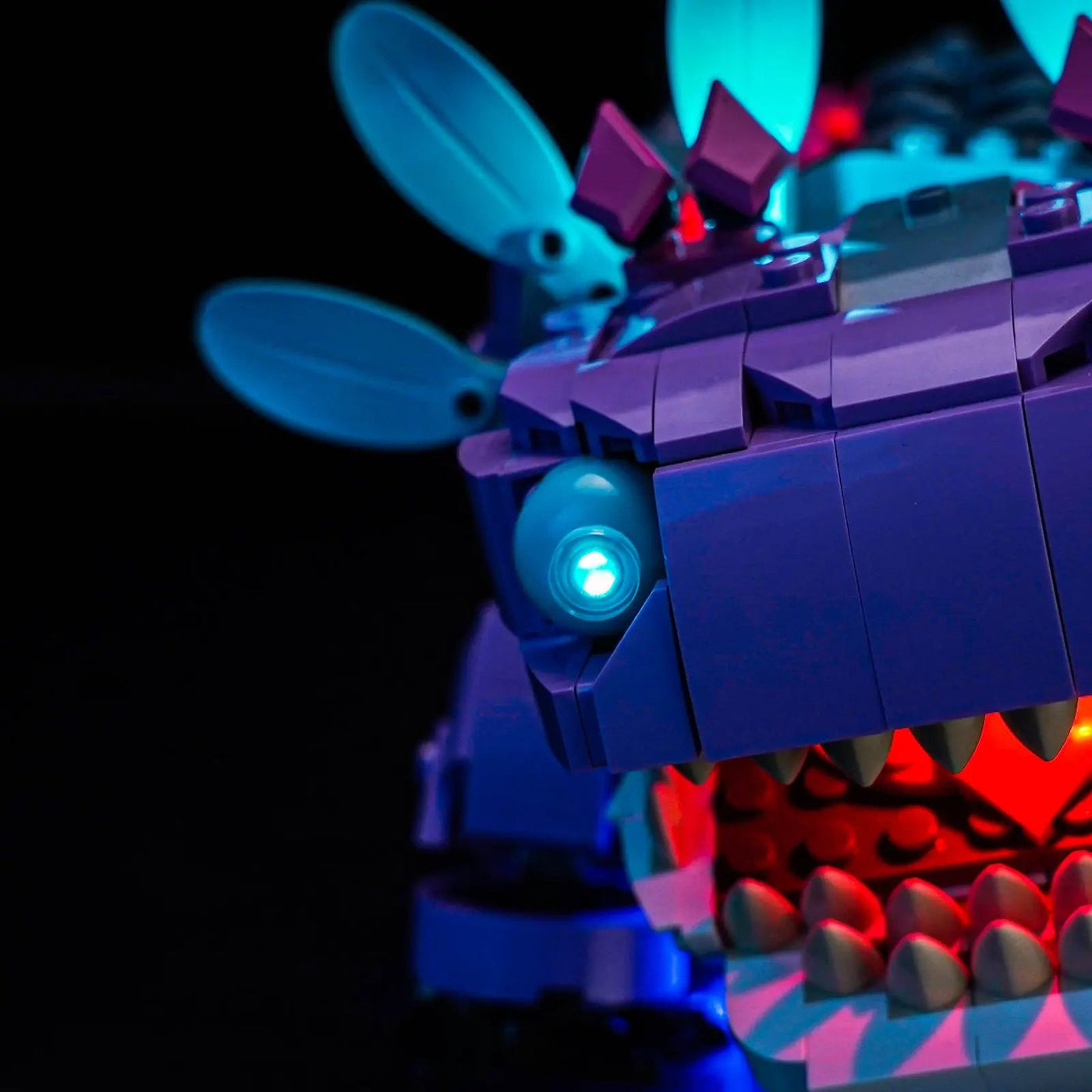 fully illuminated on display: Bright My Bricks LED lighting kit for LEGO® Fortnite Klombo #77077