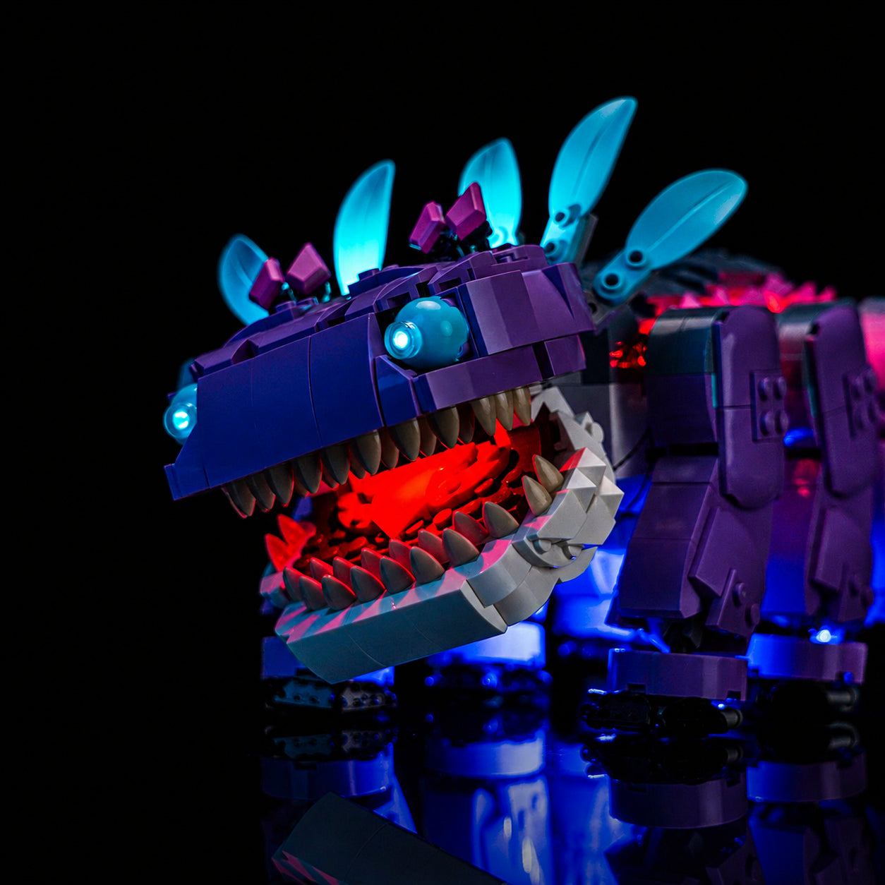 LED lighting kit for LEGO® Fortnite Klombo #77077, before-and-after lighting