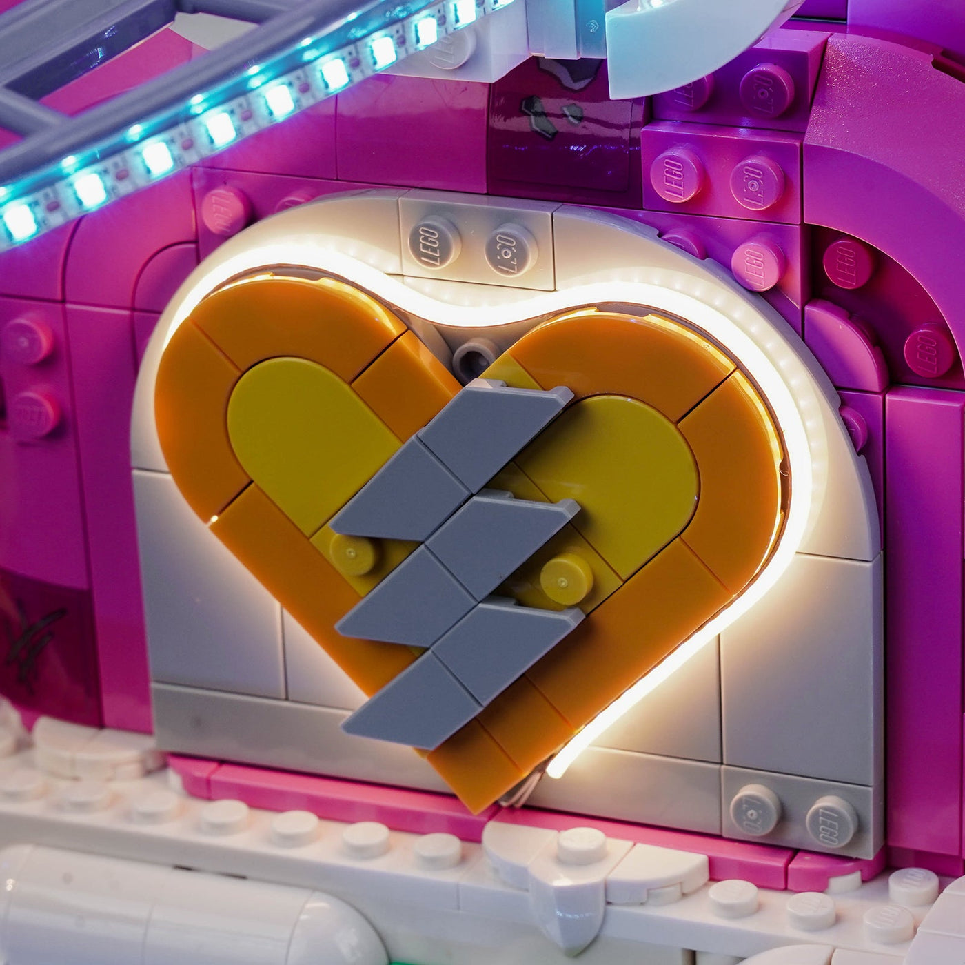 Light_Kit_for_LEGO_Fortnite_Rave_Cave_77082_Bright_My_Bricks_4