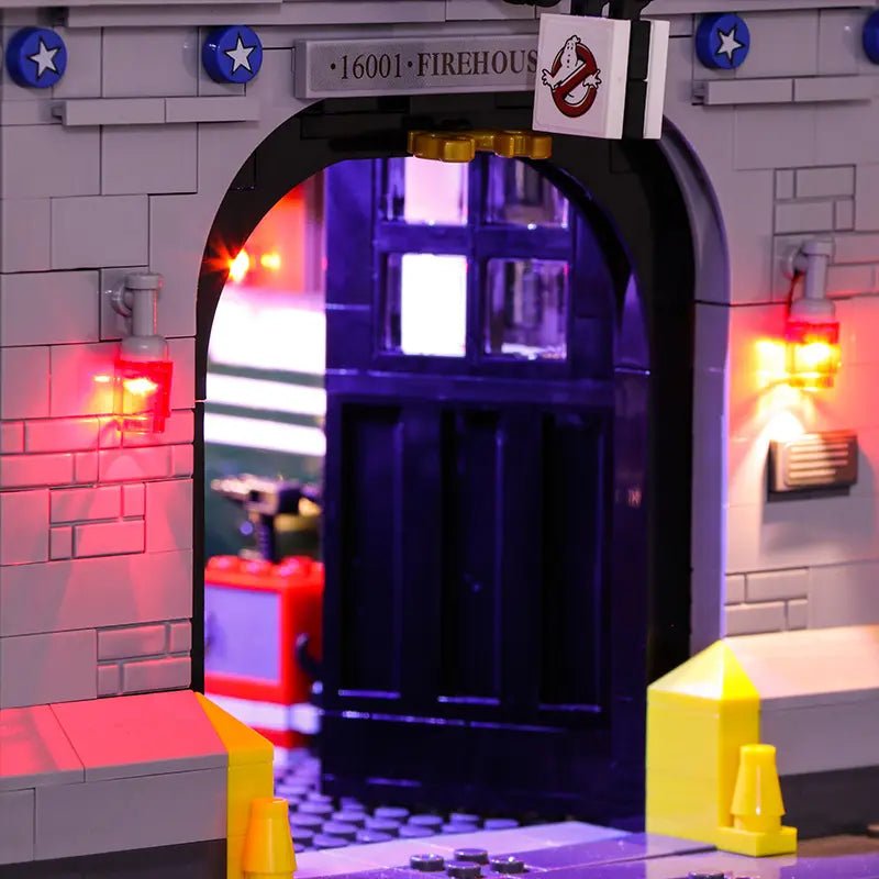 Close-up of LED lights on LEGO Ghostbusters Firehouse Headquarters #75827