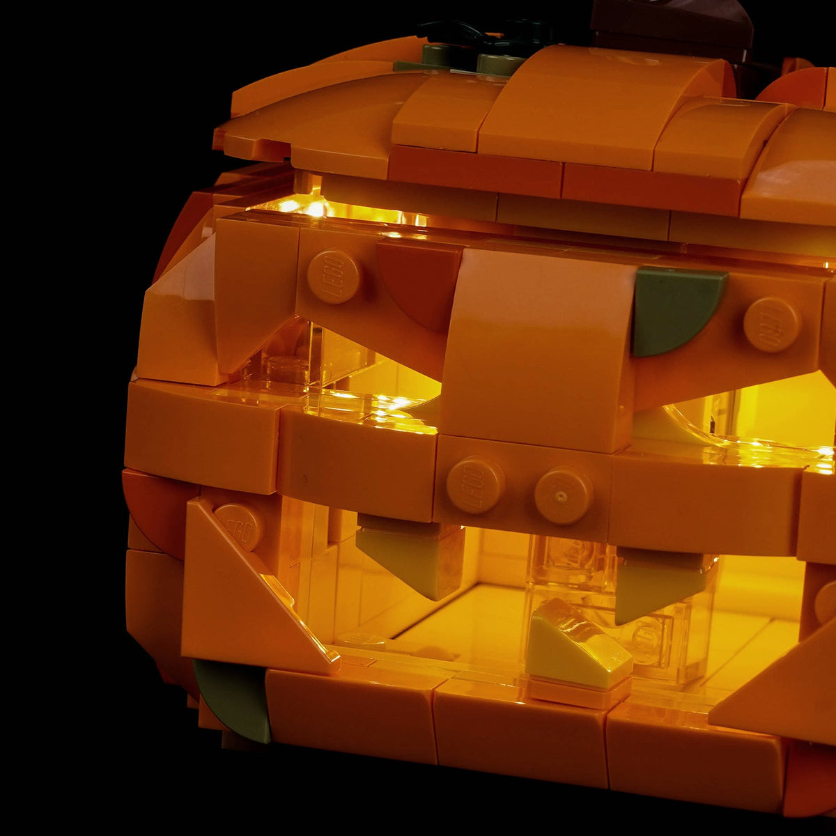 warm LED glow detail: Bright My Bricks LED lighting kit for LEGO® Halloween Pumpkin Lantern #40872